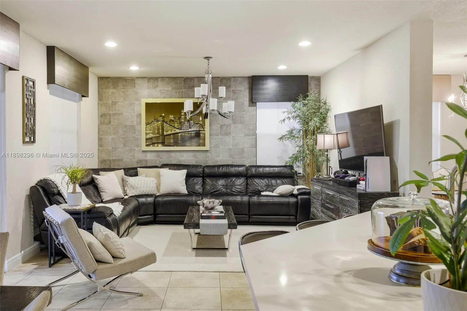 8870 NW 99th Path