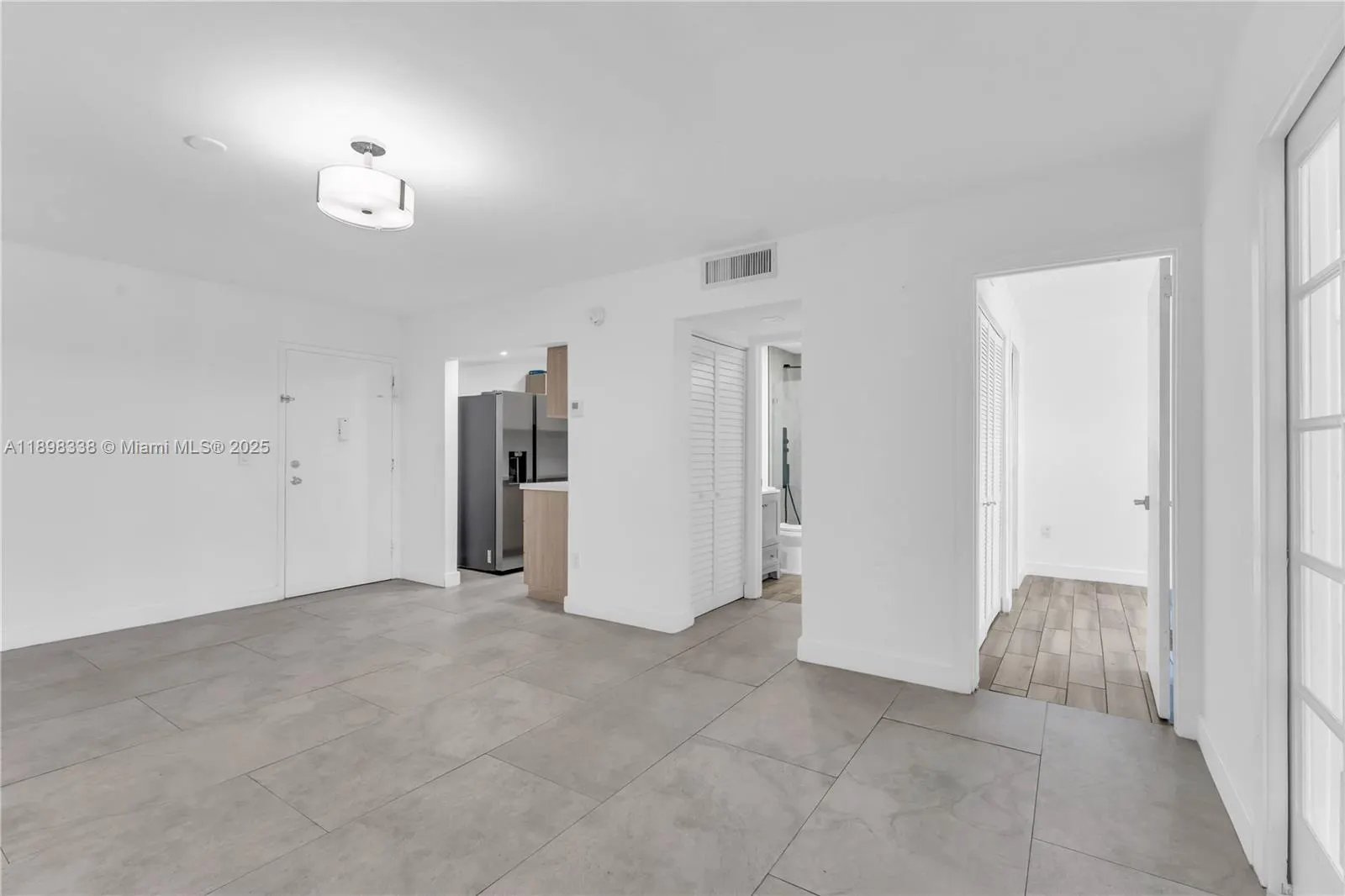 1251 NE 108th St, #810