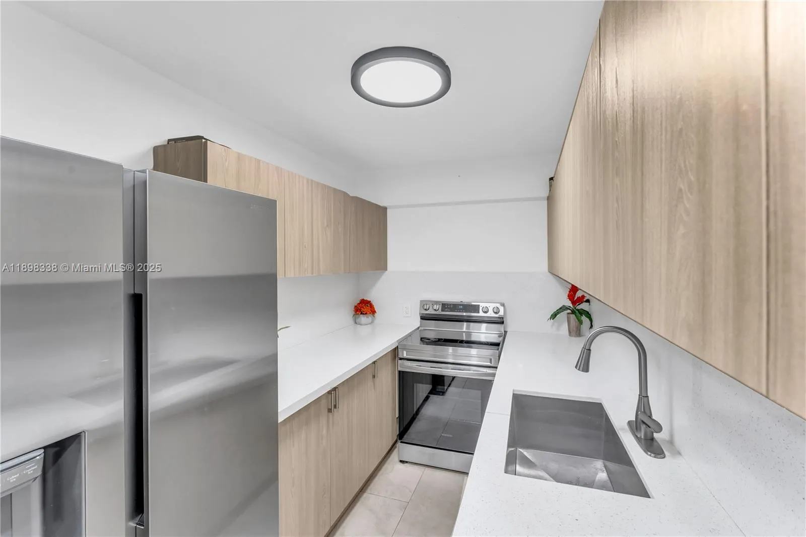1251 NE 108th St, #810