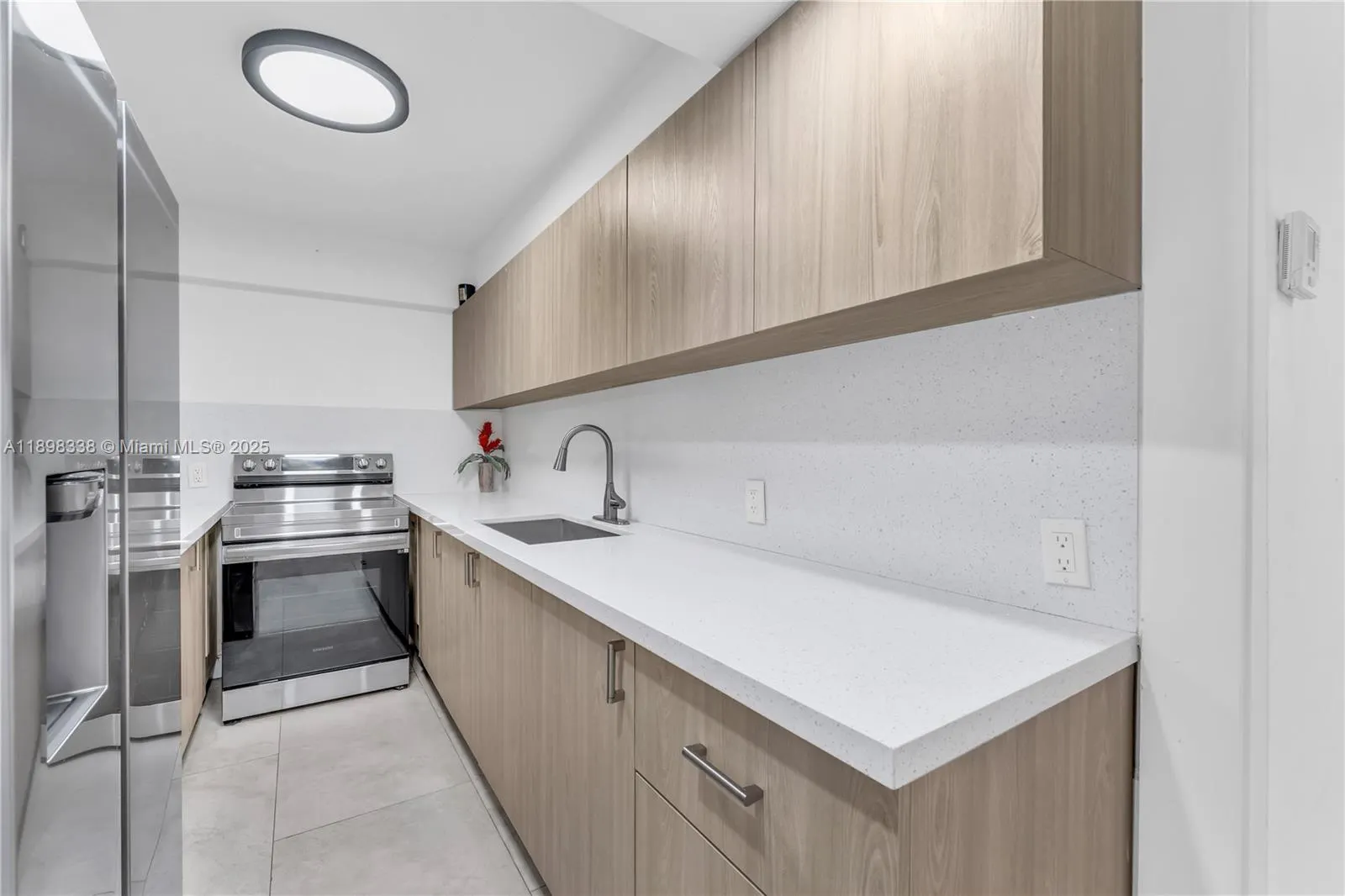 1251 NE 108th St, #810