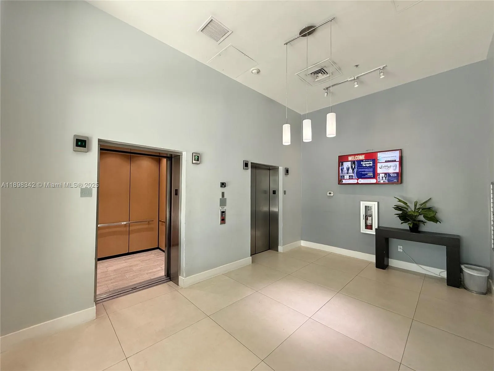 7275 SW 90th Way, #411