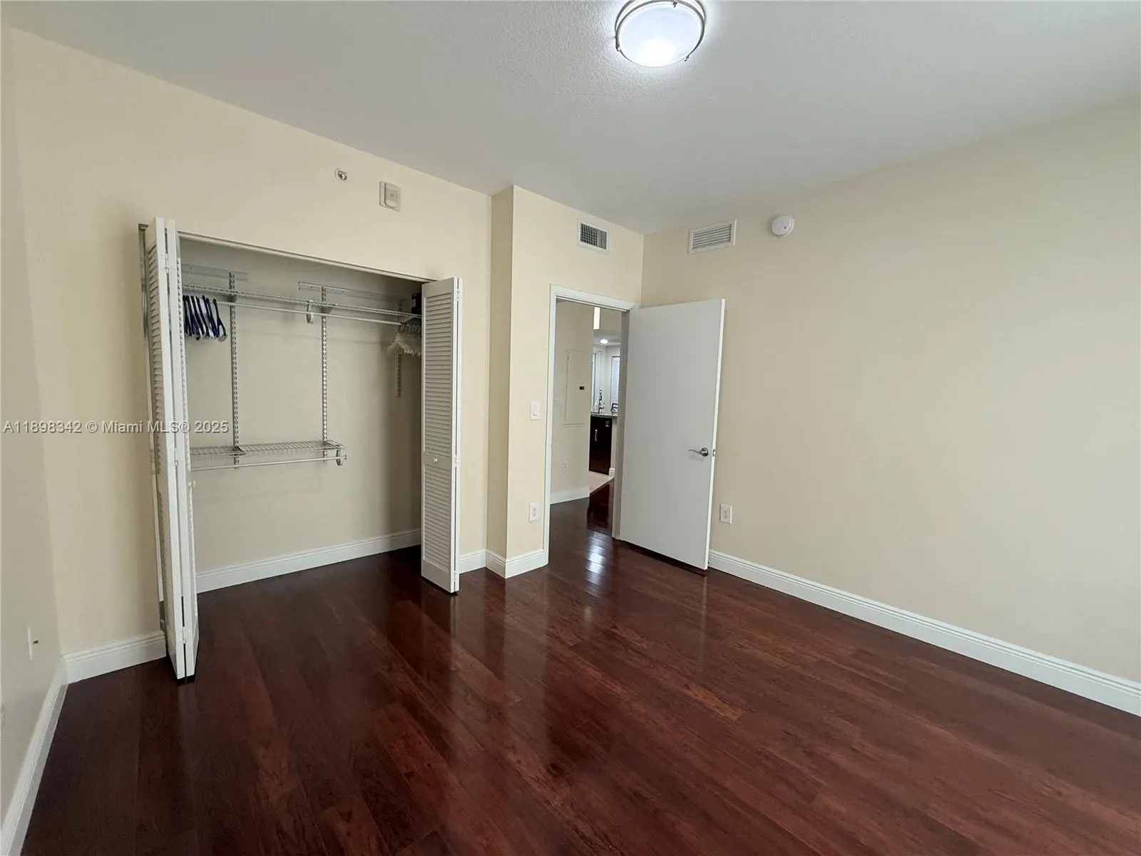 7275 SW 90th Way, #411