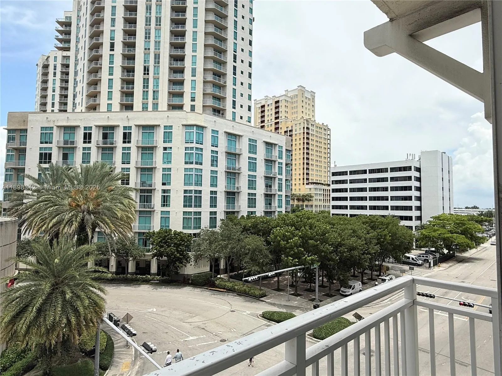 7275 SW 90th Way, #411