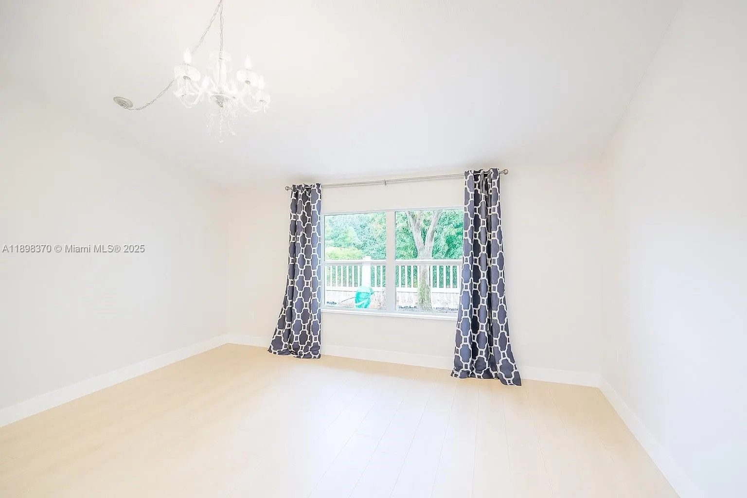 13026 Hampton Lakes Cir