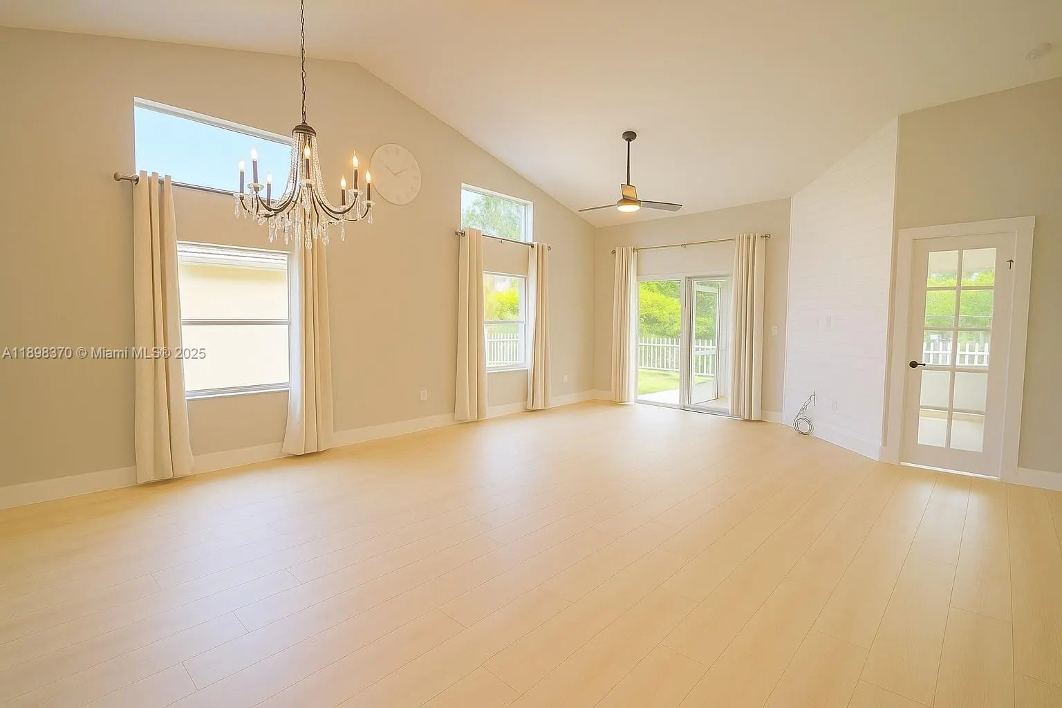 13026 Hampton Lakes Cir