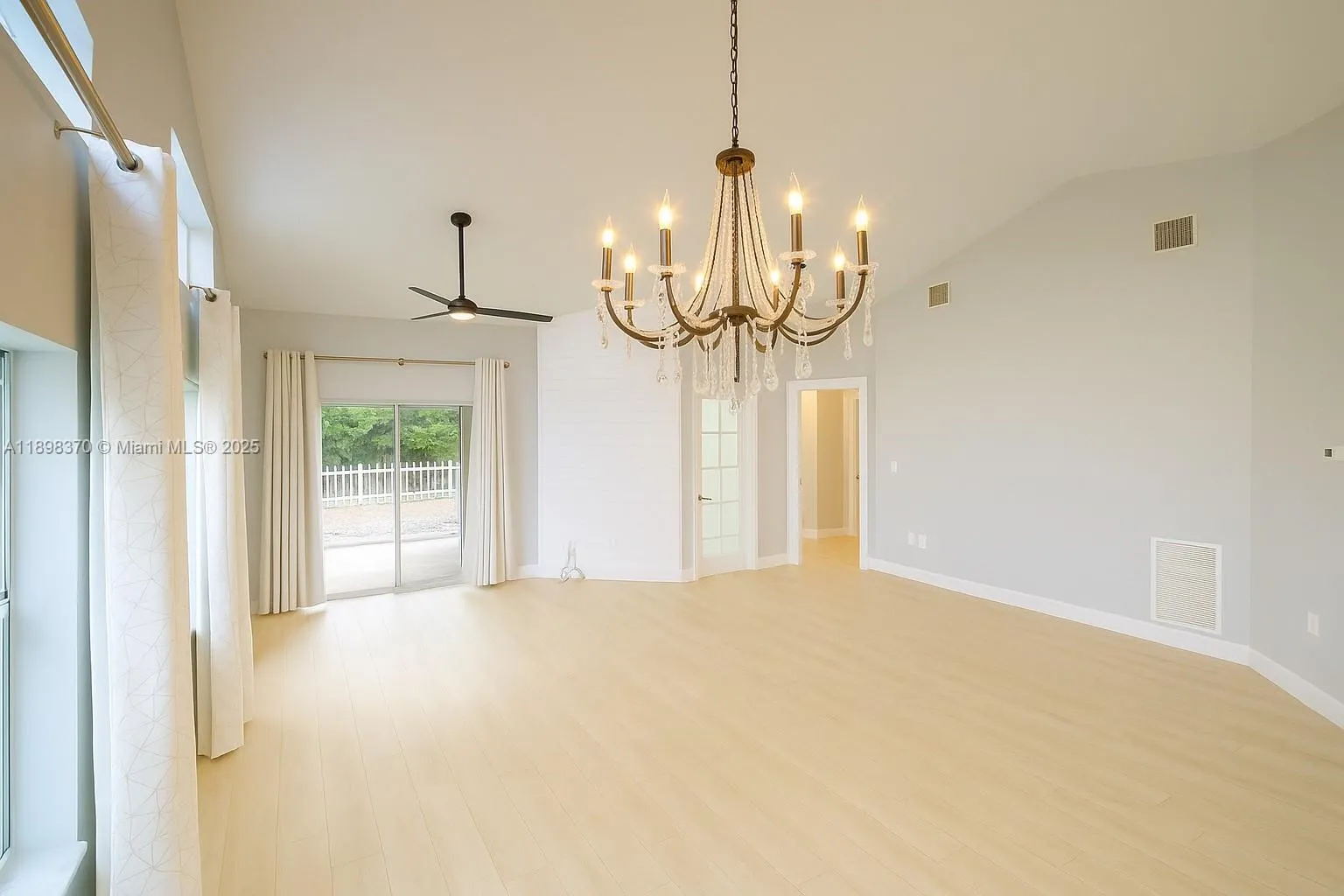13026 Hampton Lakes Cir