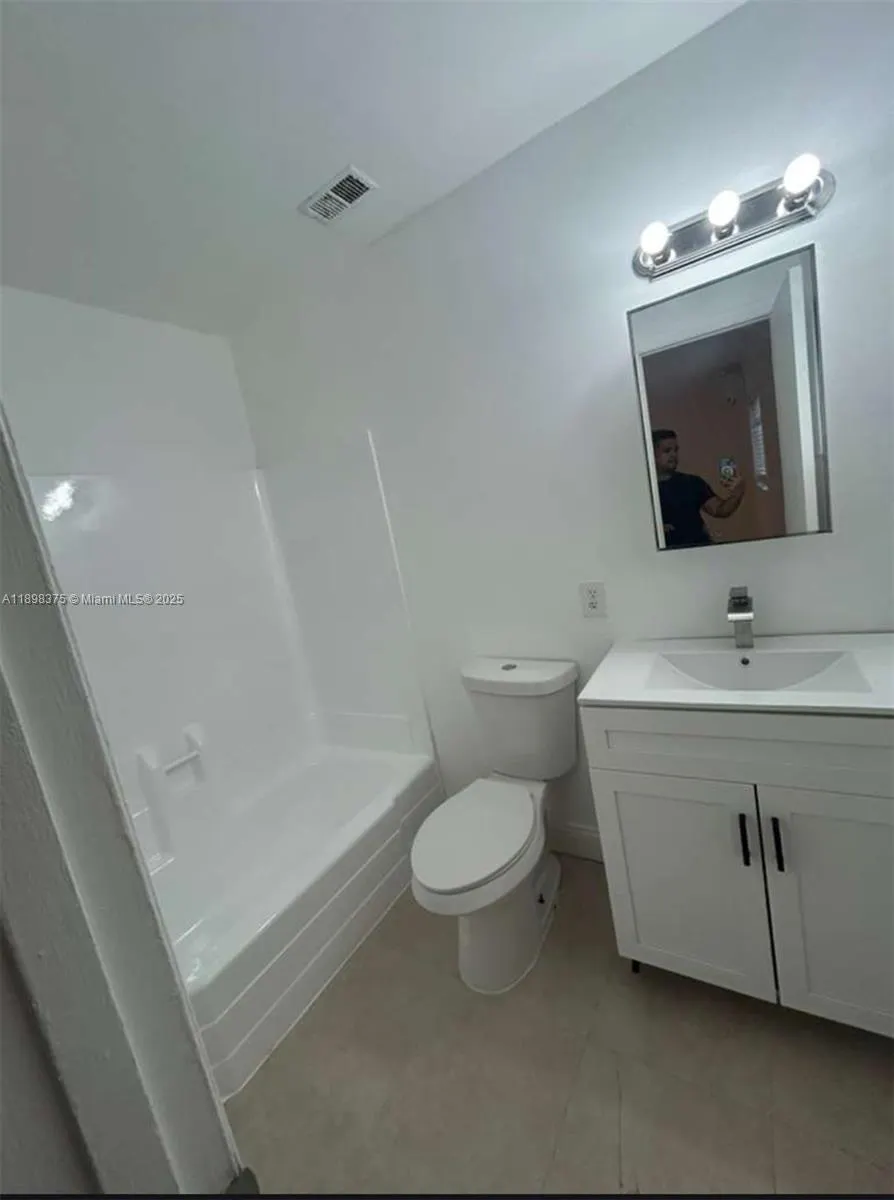 1450 NW 20th Ct, #1-2