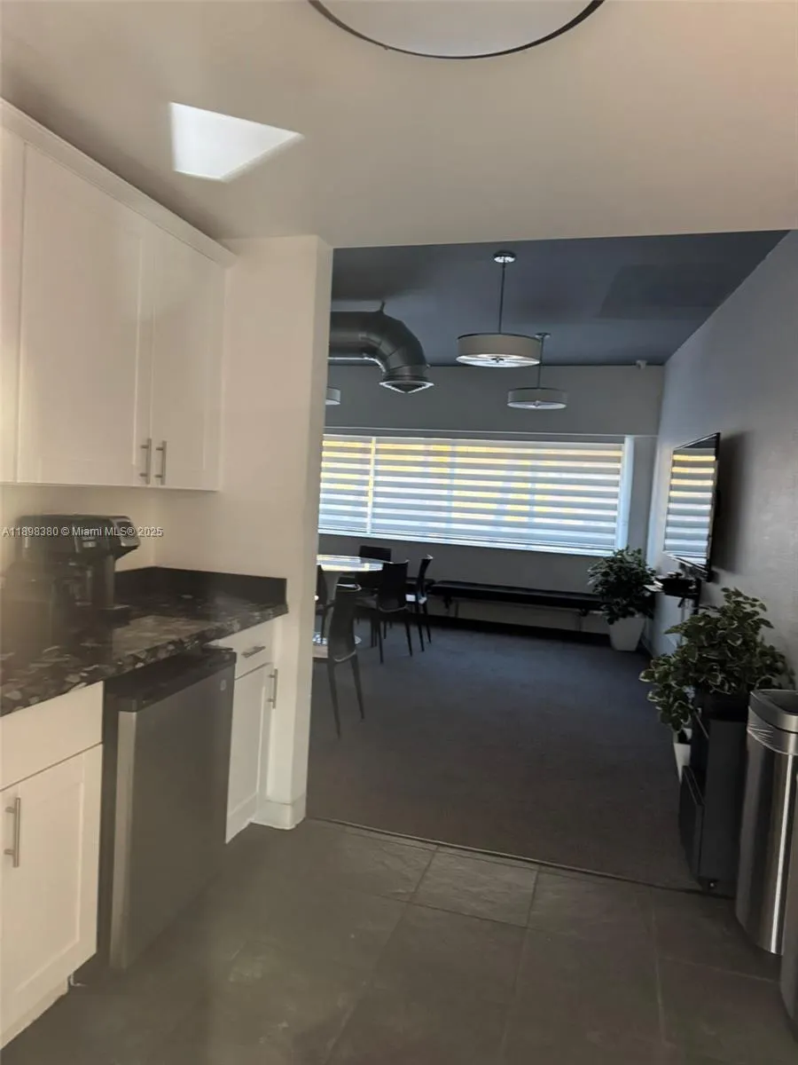 401 SE Golden Isles Dr, #910