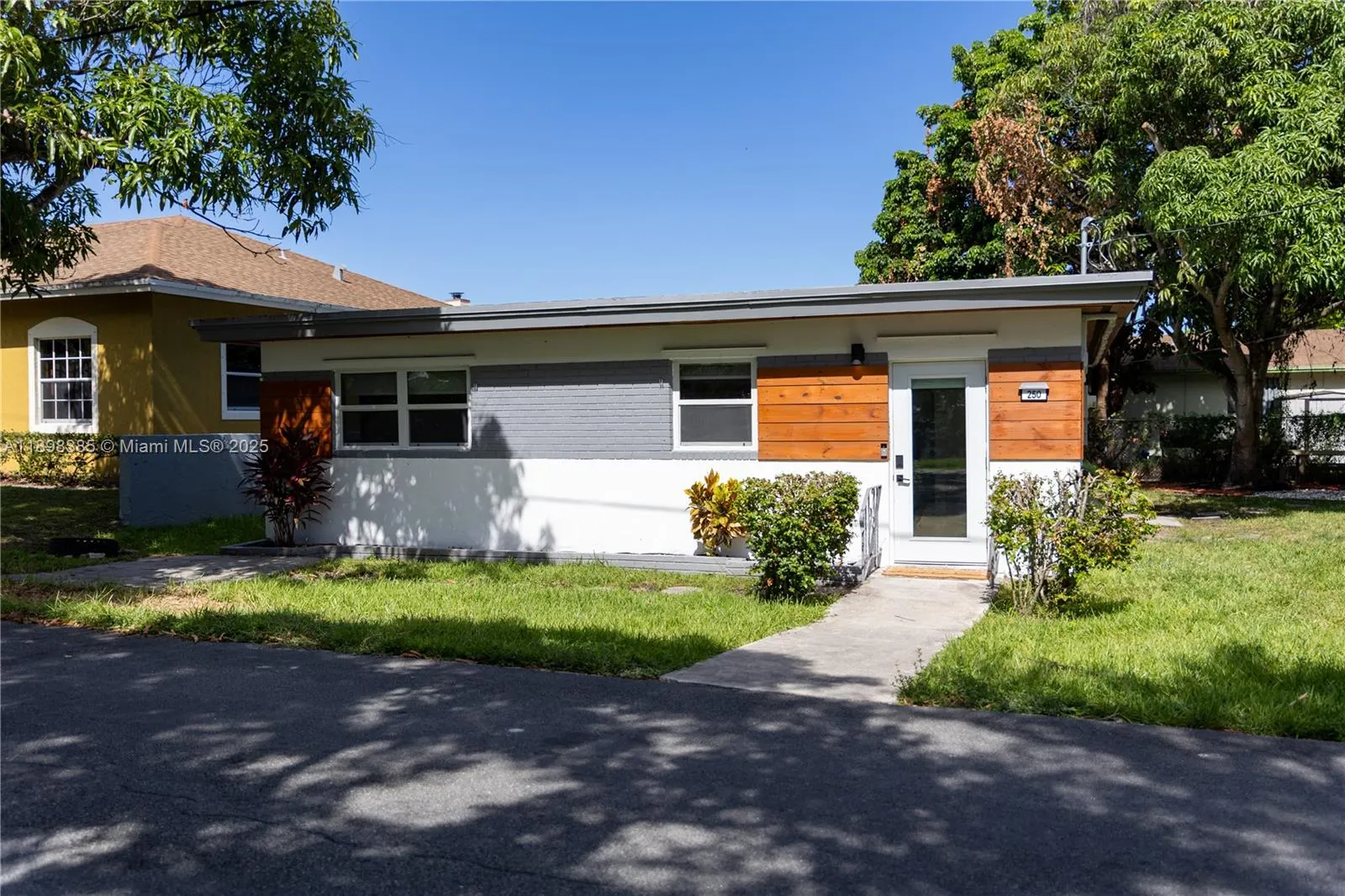 250 NW 14th Way