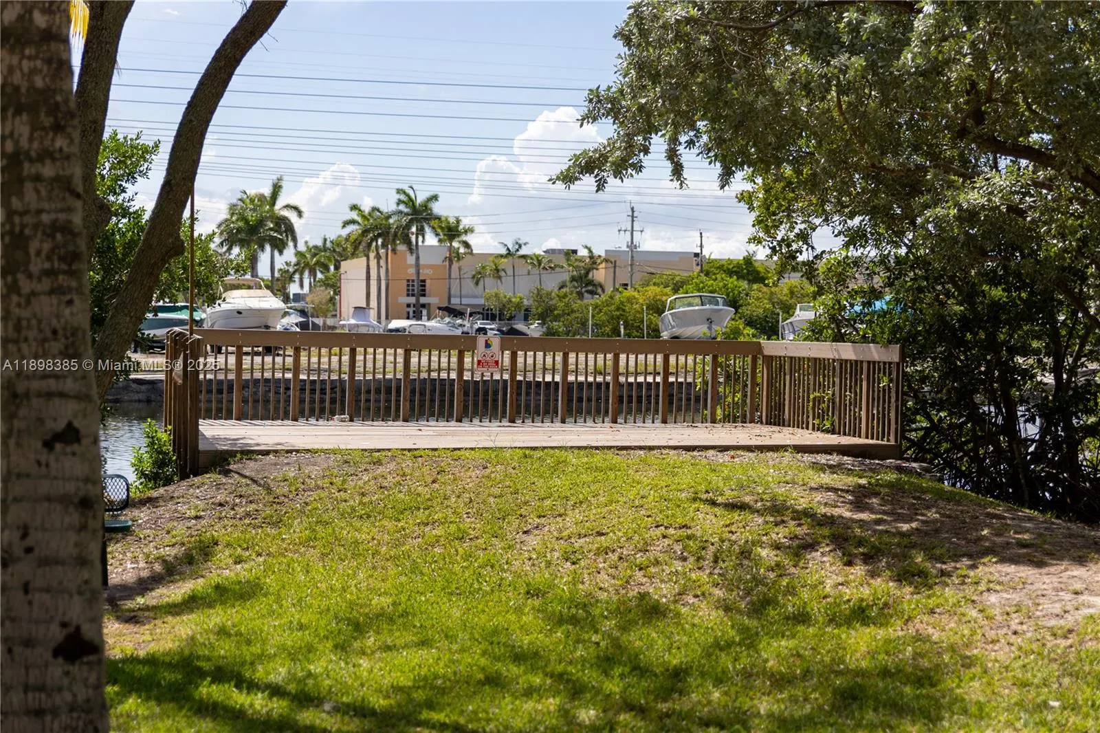 250 NW 14th Way