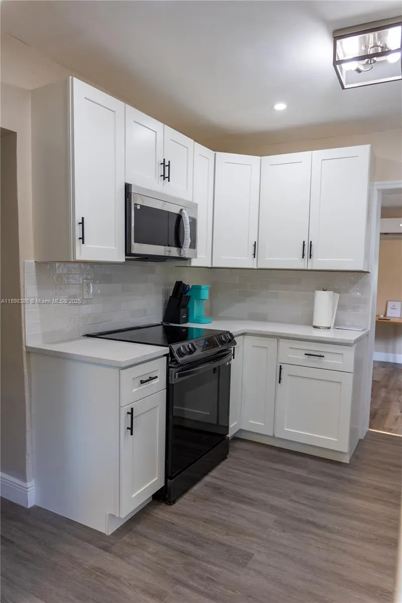 250 NW 14th Way