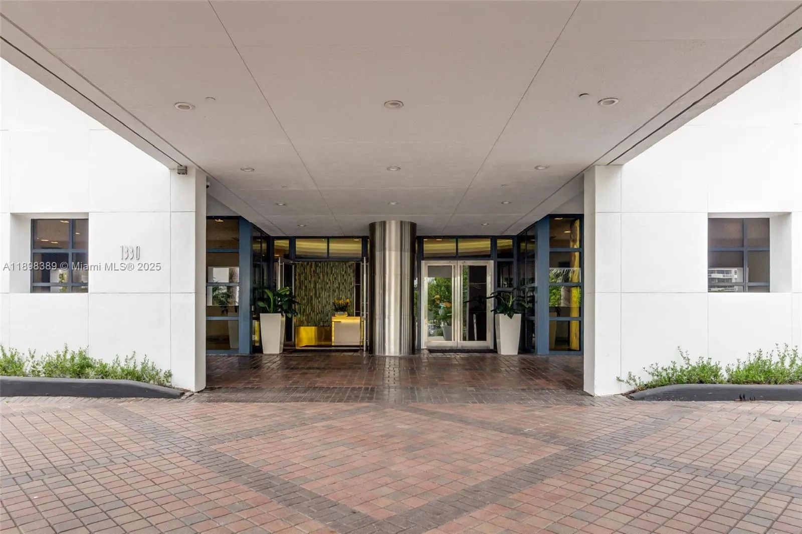 1330 West Ave, #1614