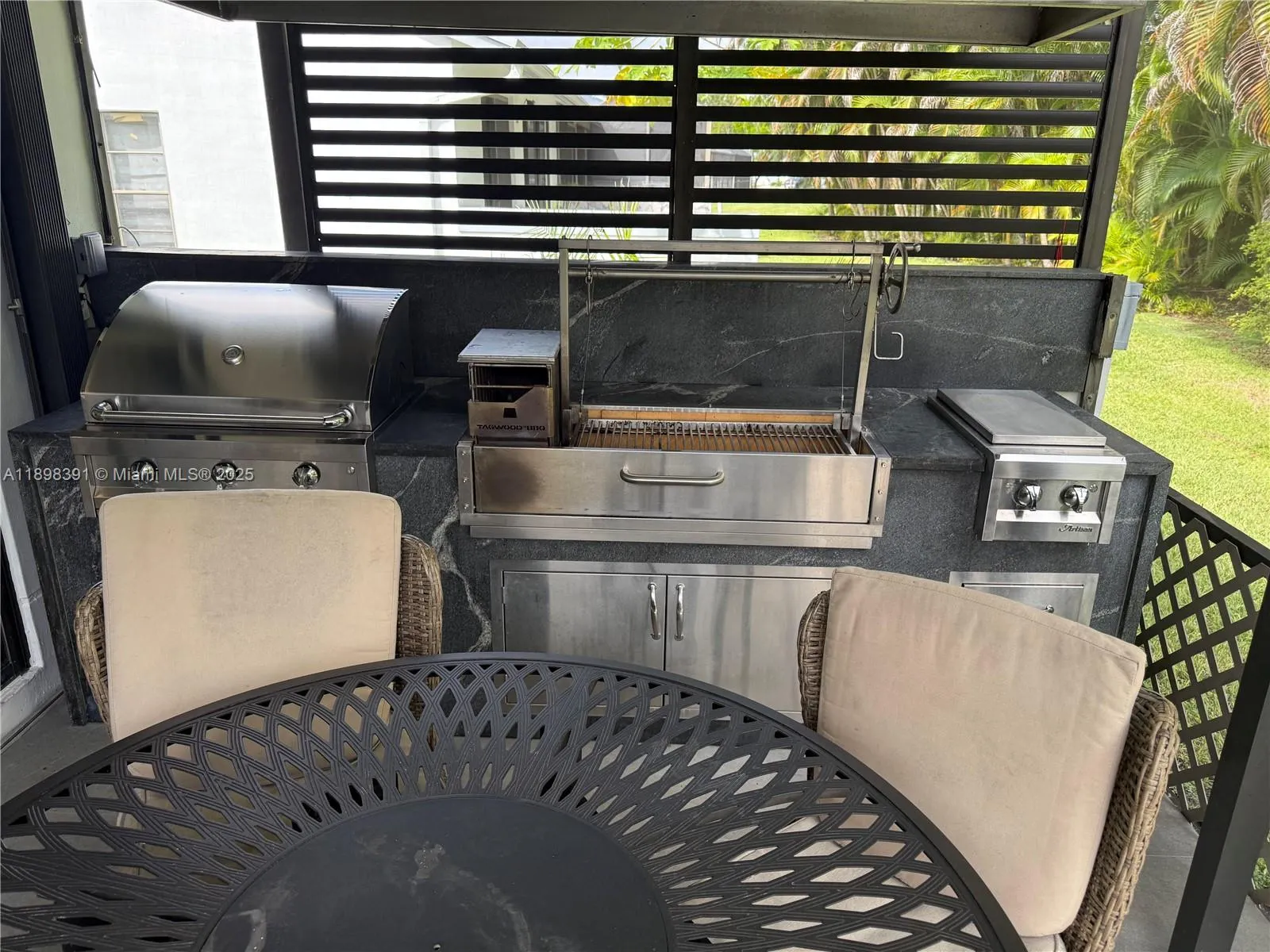 9869 NW 52nd Ter