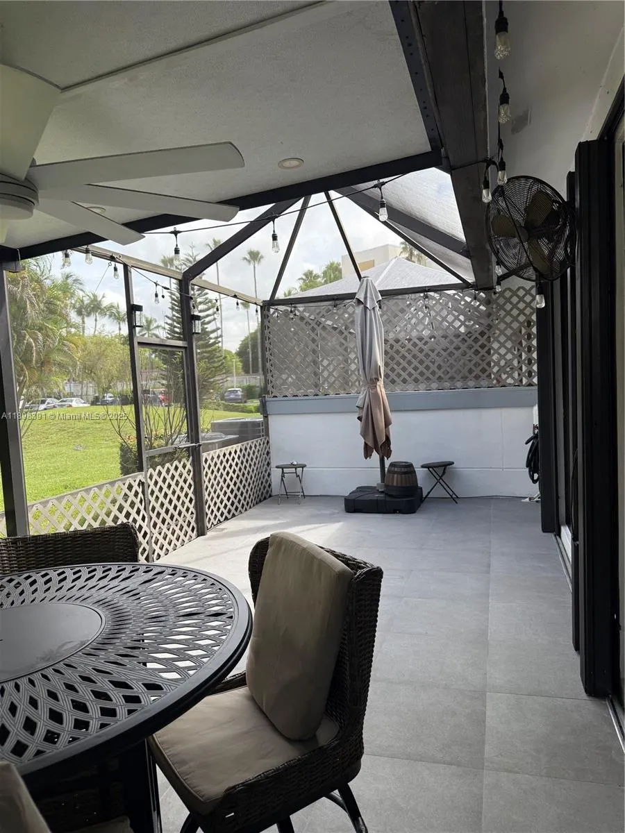 9869 NW 52nd Ter