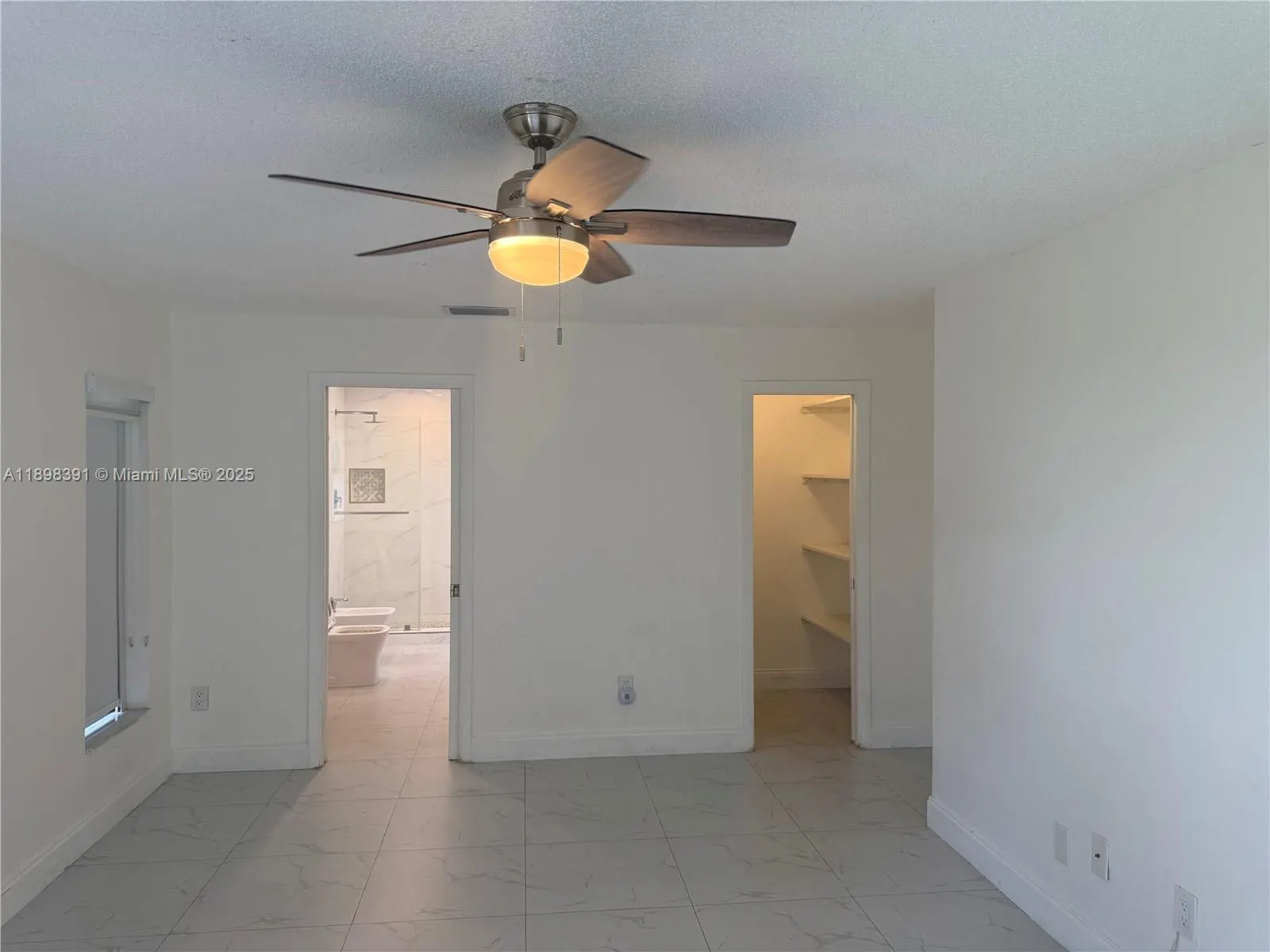 9869 NW 52nd Ter