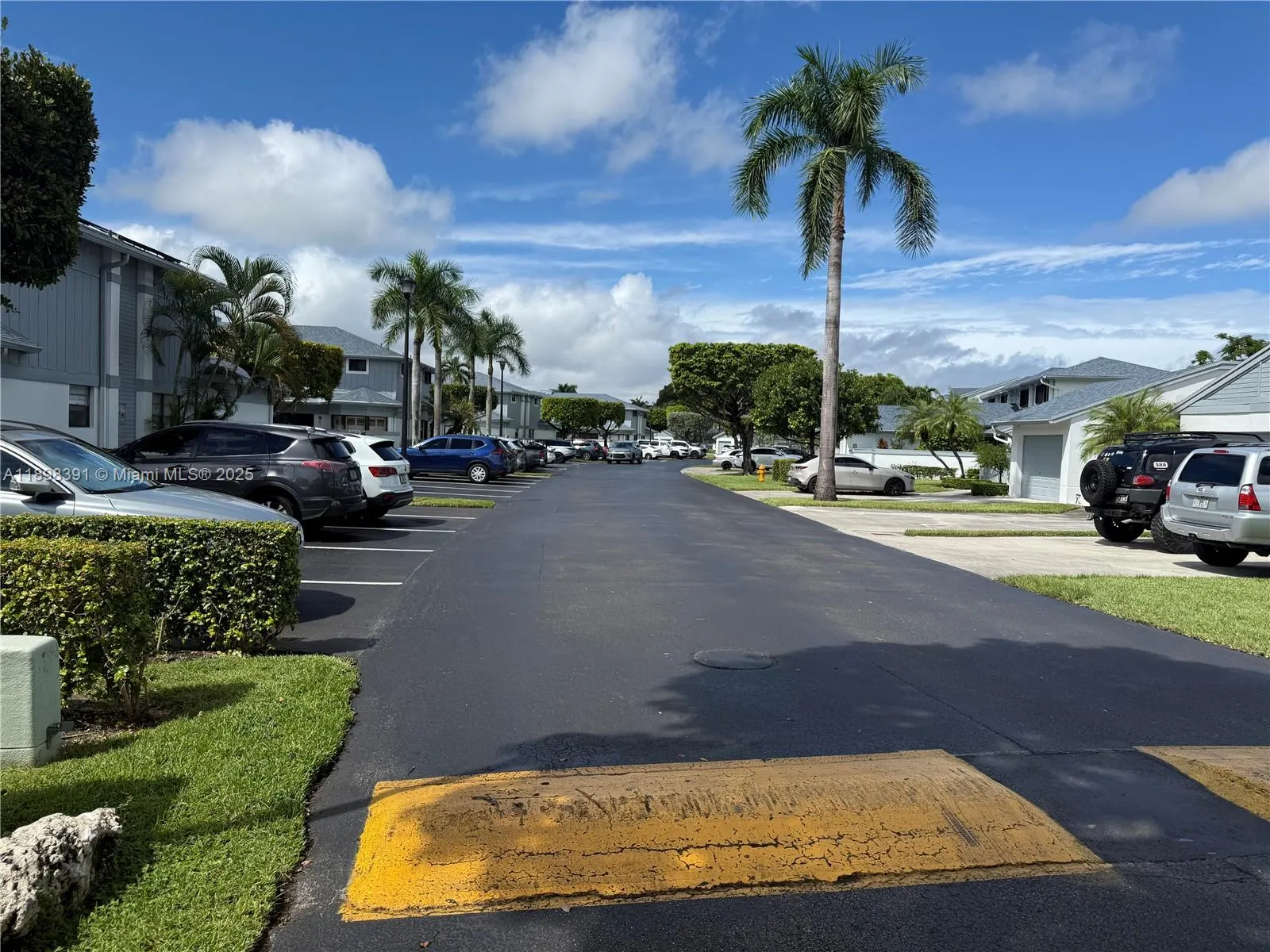 9869 NW 52nd Ter
