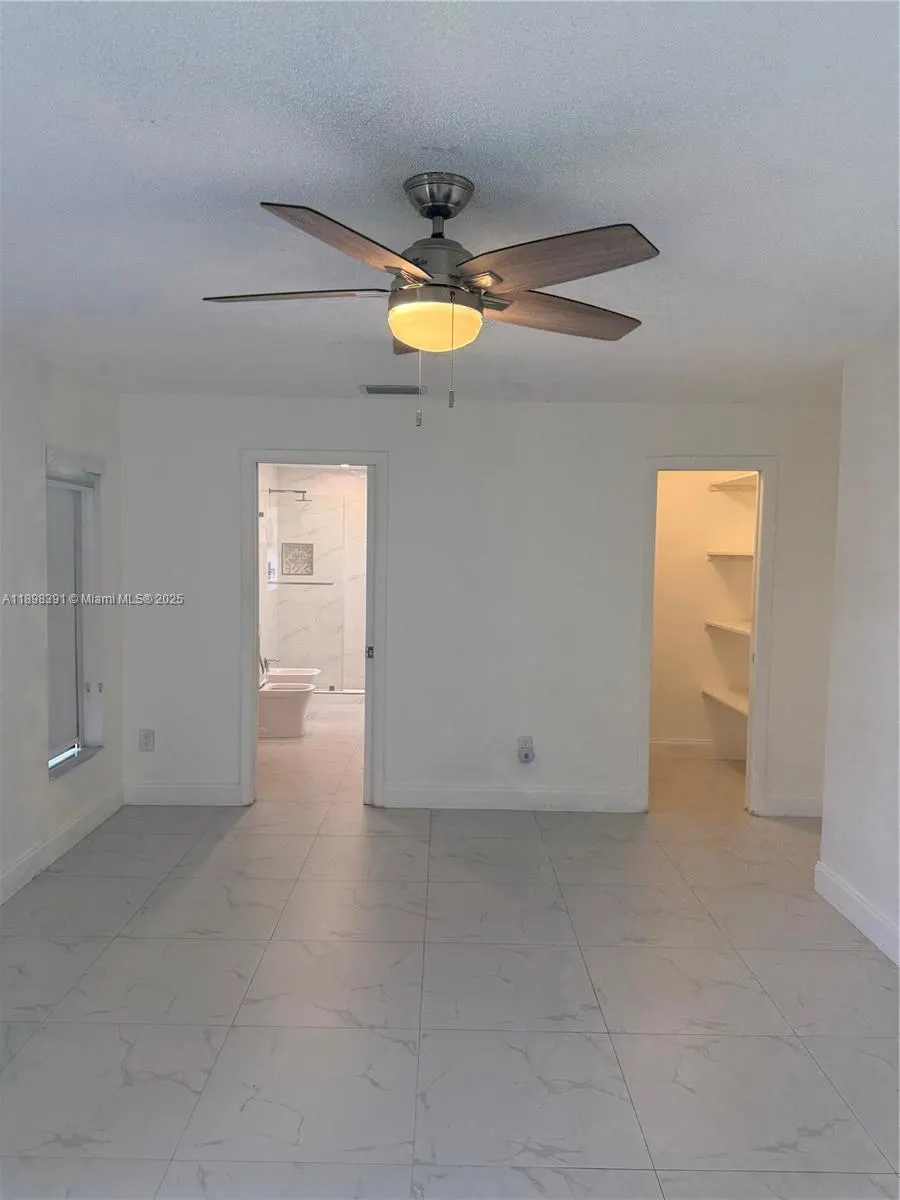 9869 NW 52nd Ter