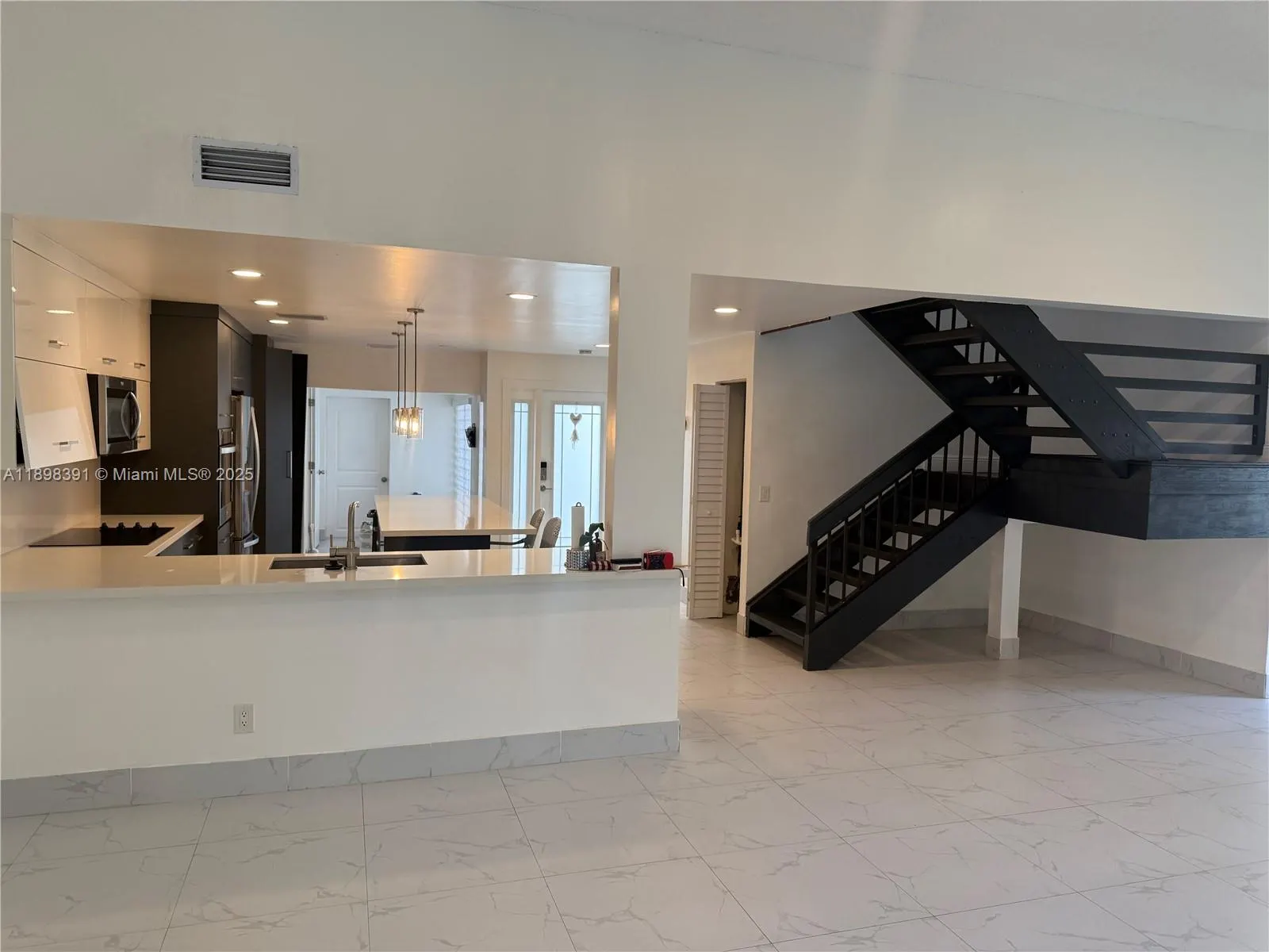 9869 NW 52nd Ter