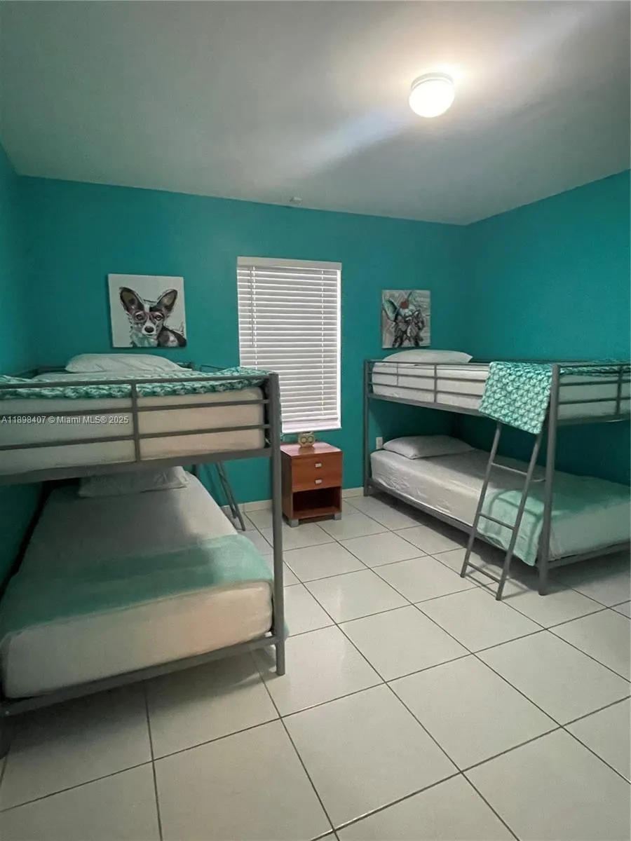 4521 NW 4th St, #4521