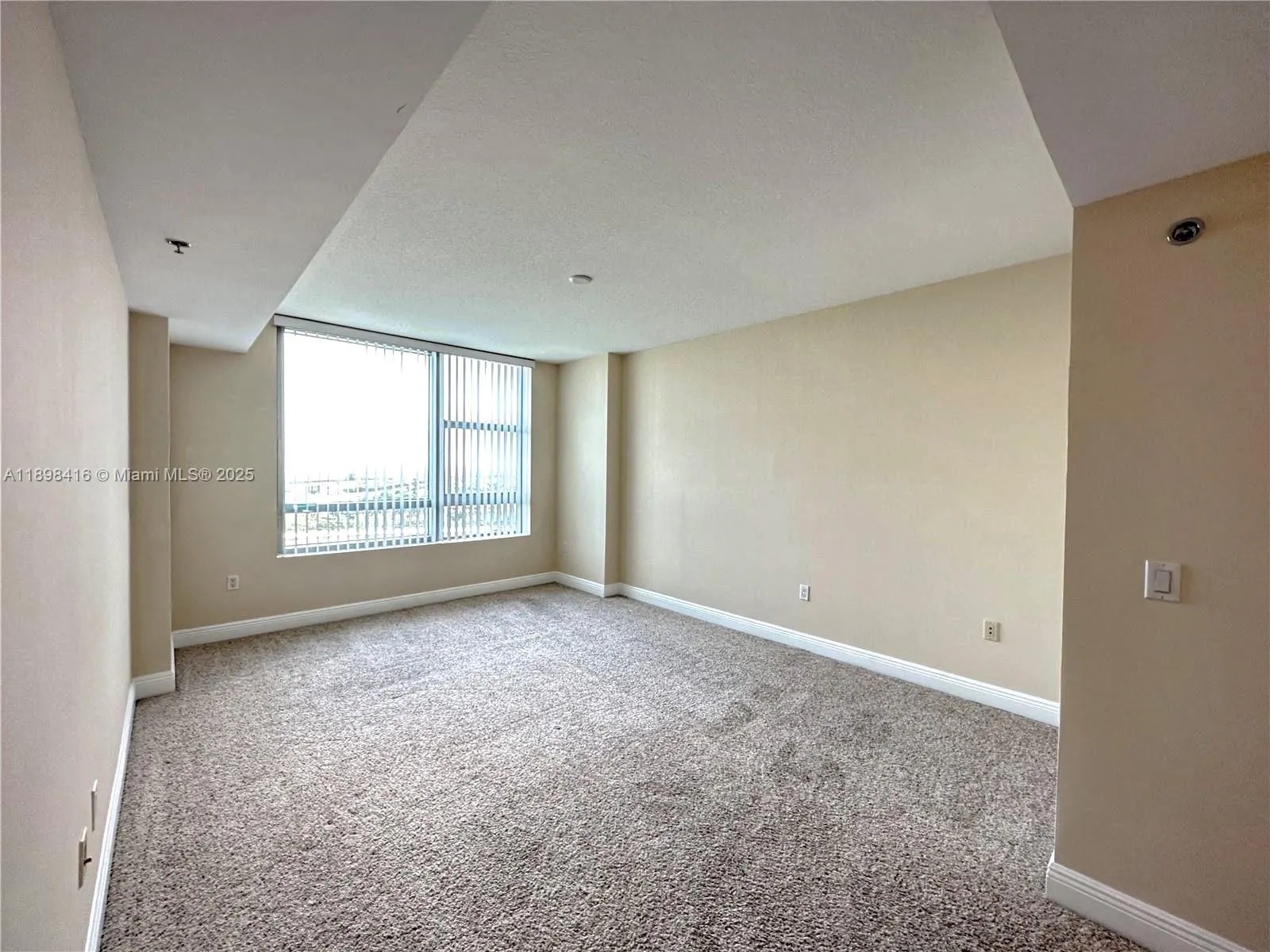 2681 N Flamingo Rd, #1704S