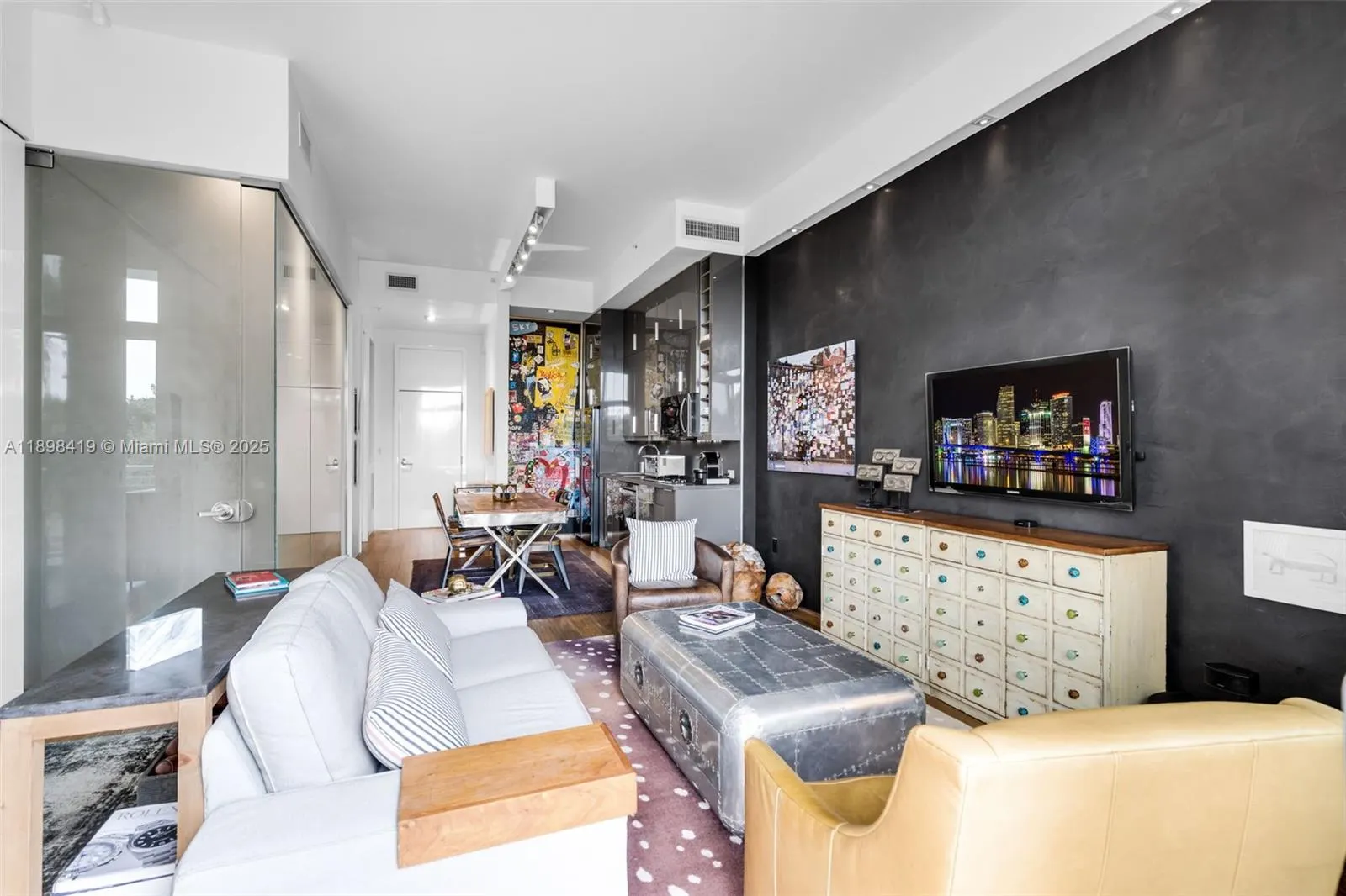 2001 Meridian Ave, #404