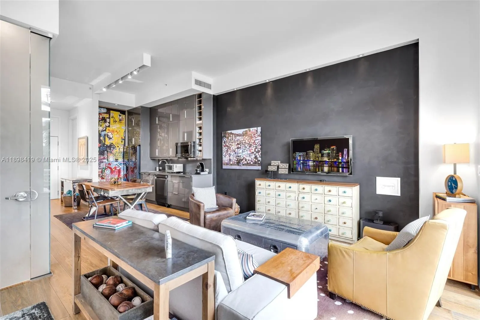 2001 Meridian Ave, #404