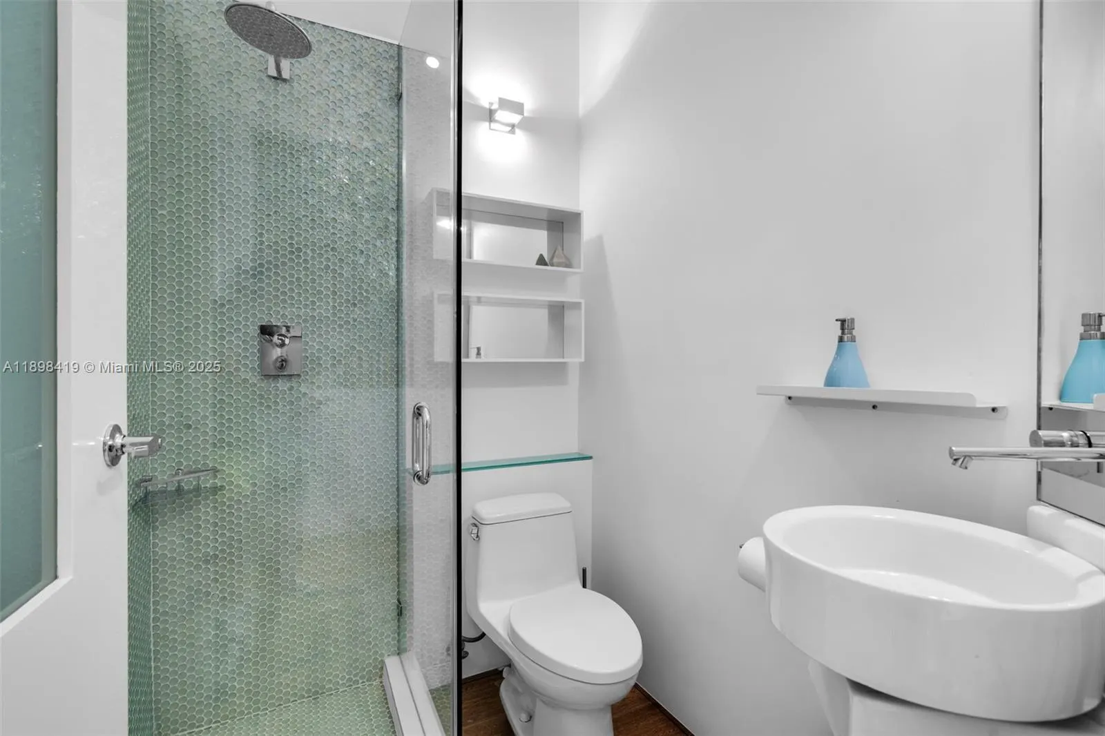 2001 Meridian Ave, #404