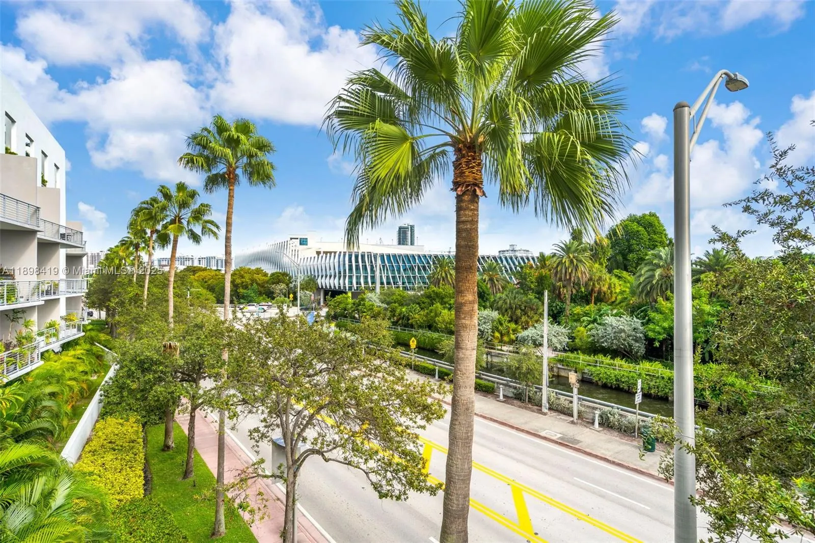 2001 Meridian Ave, #404