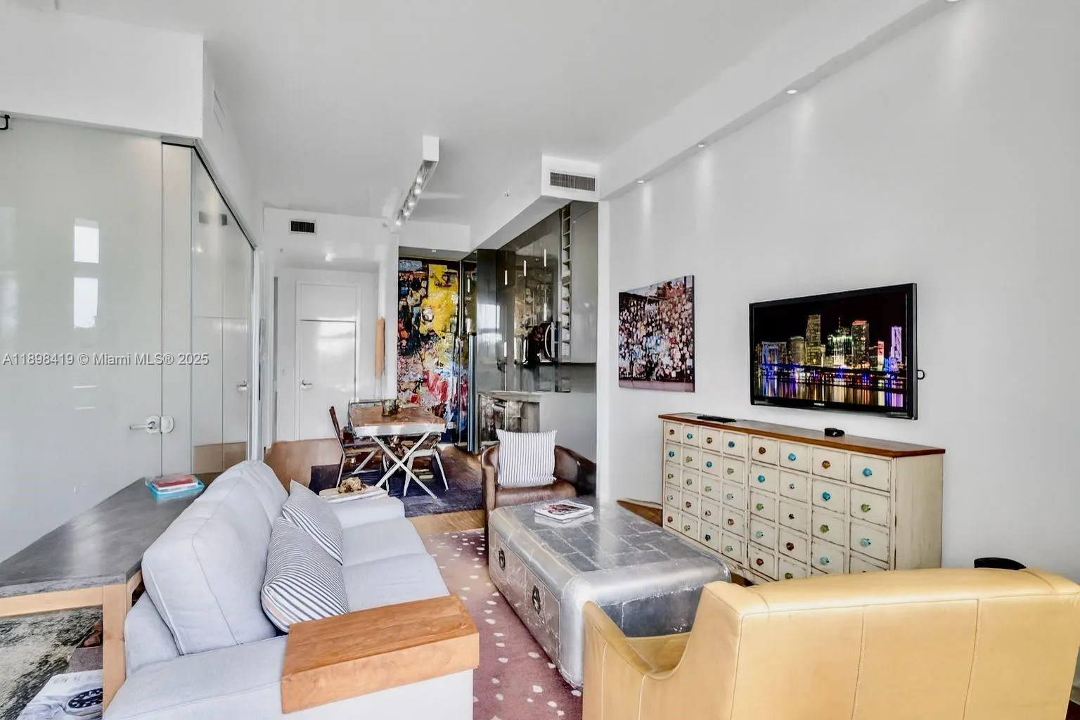 2001 Meridian Ave, #404