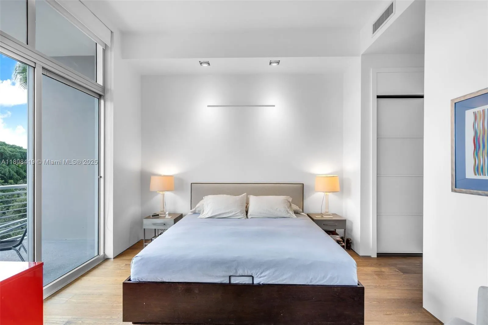 2001 Meridian Ave, #404