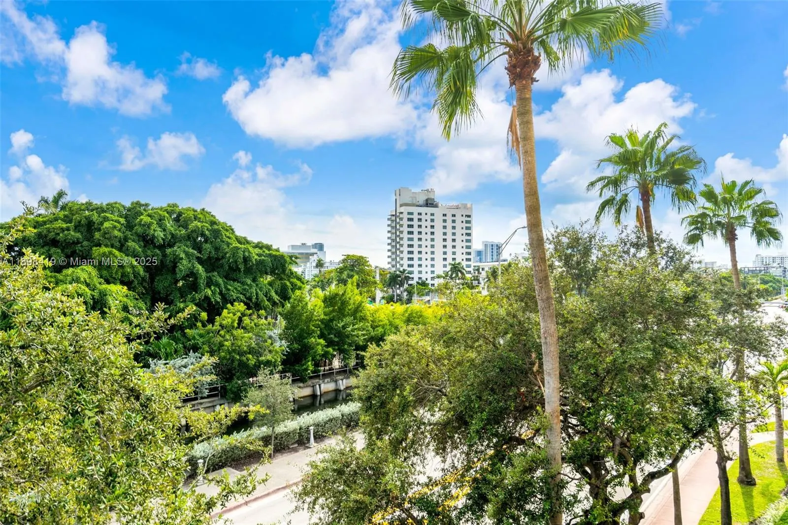 2001 Meridian Ave, #404