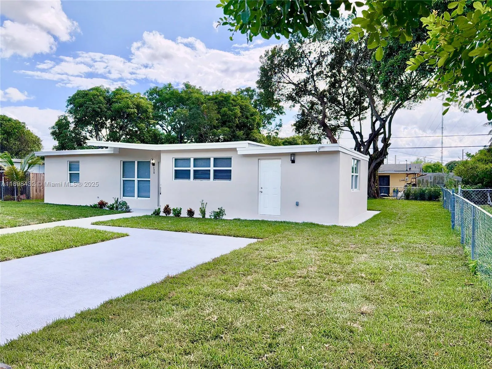 124 Harvard Rd