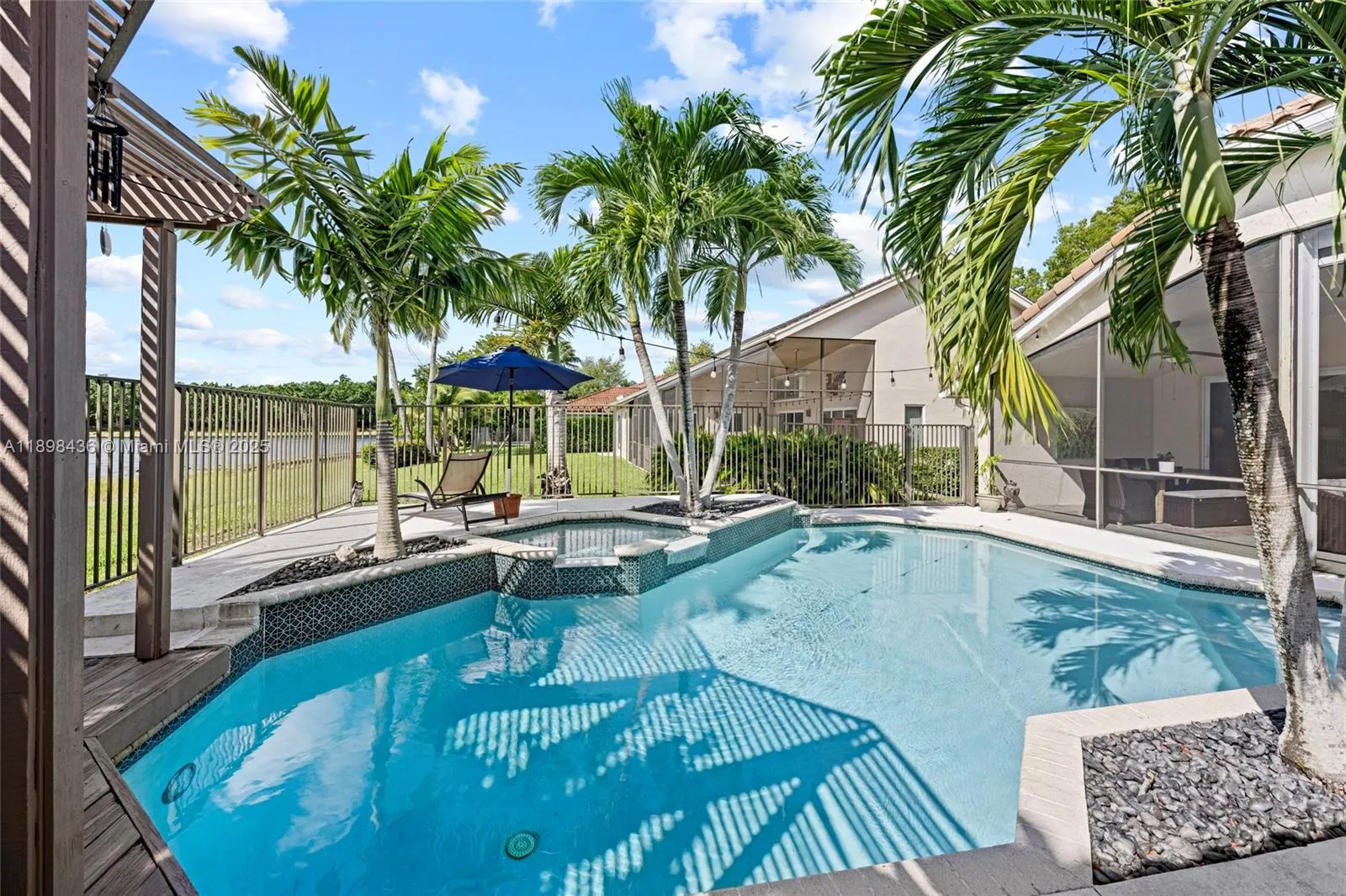 985 Spoonbill Cir