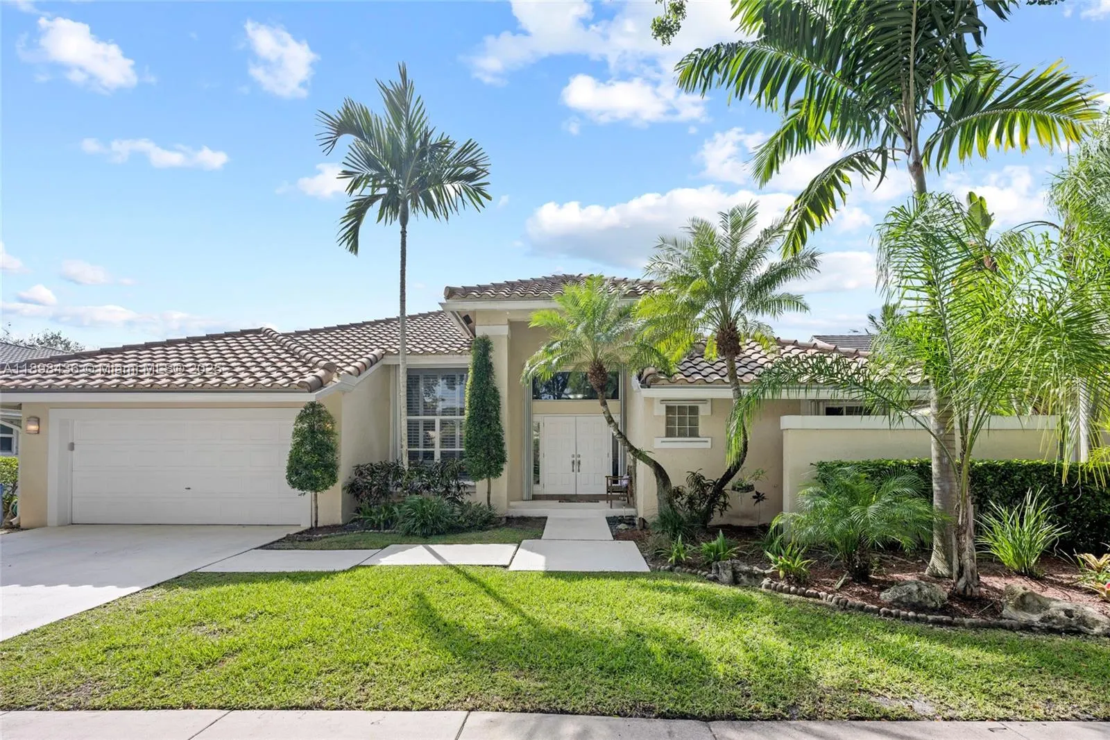 985 Spoonbill Cir