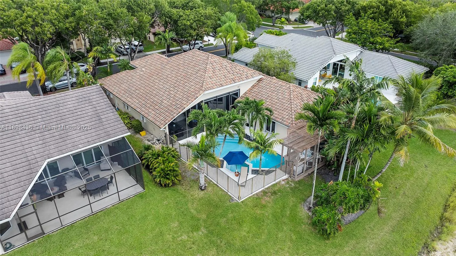 985 Spoonbill Cir