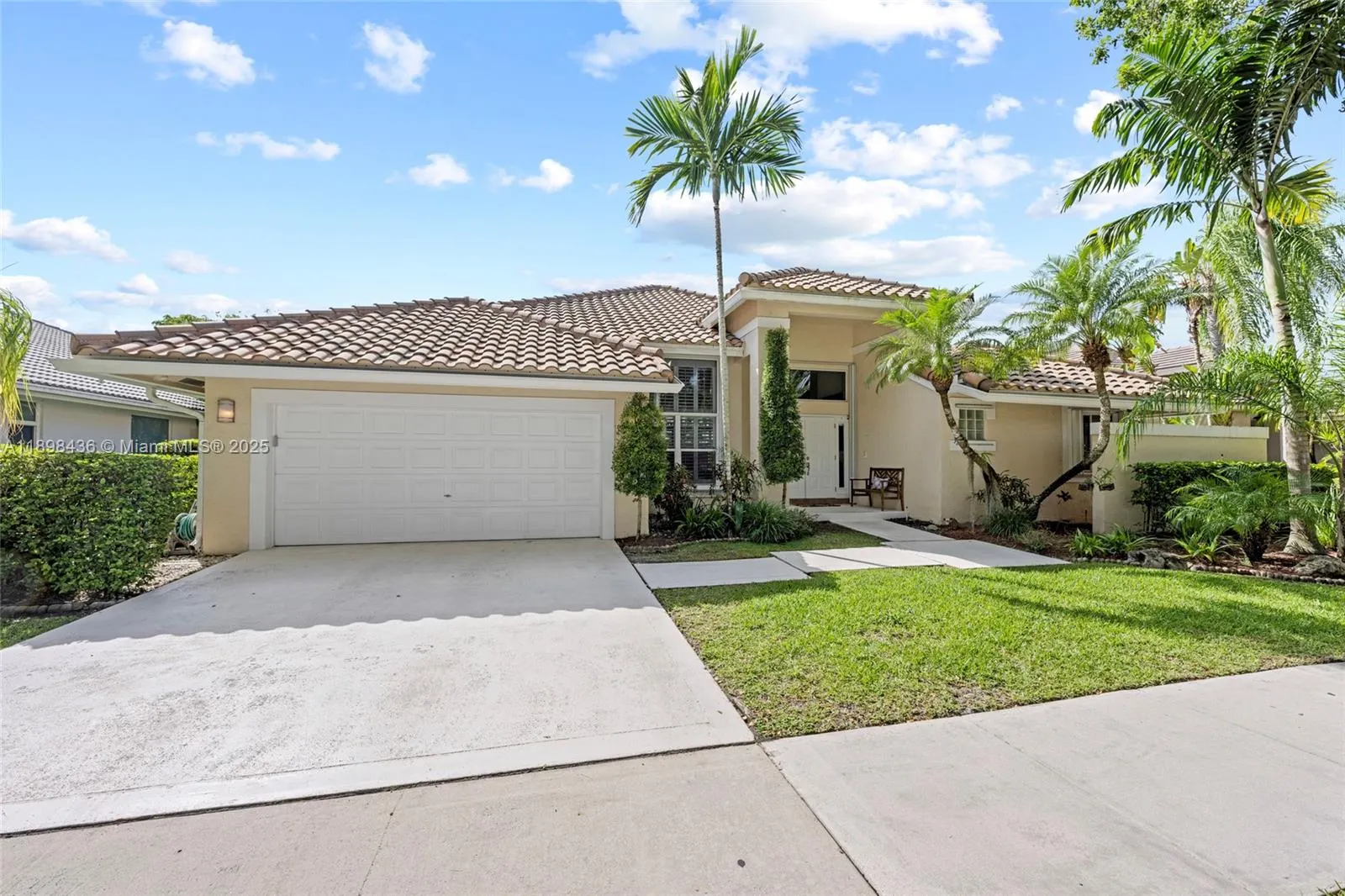 985 Spoonbill Cir