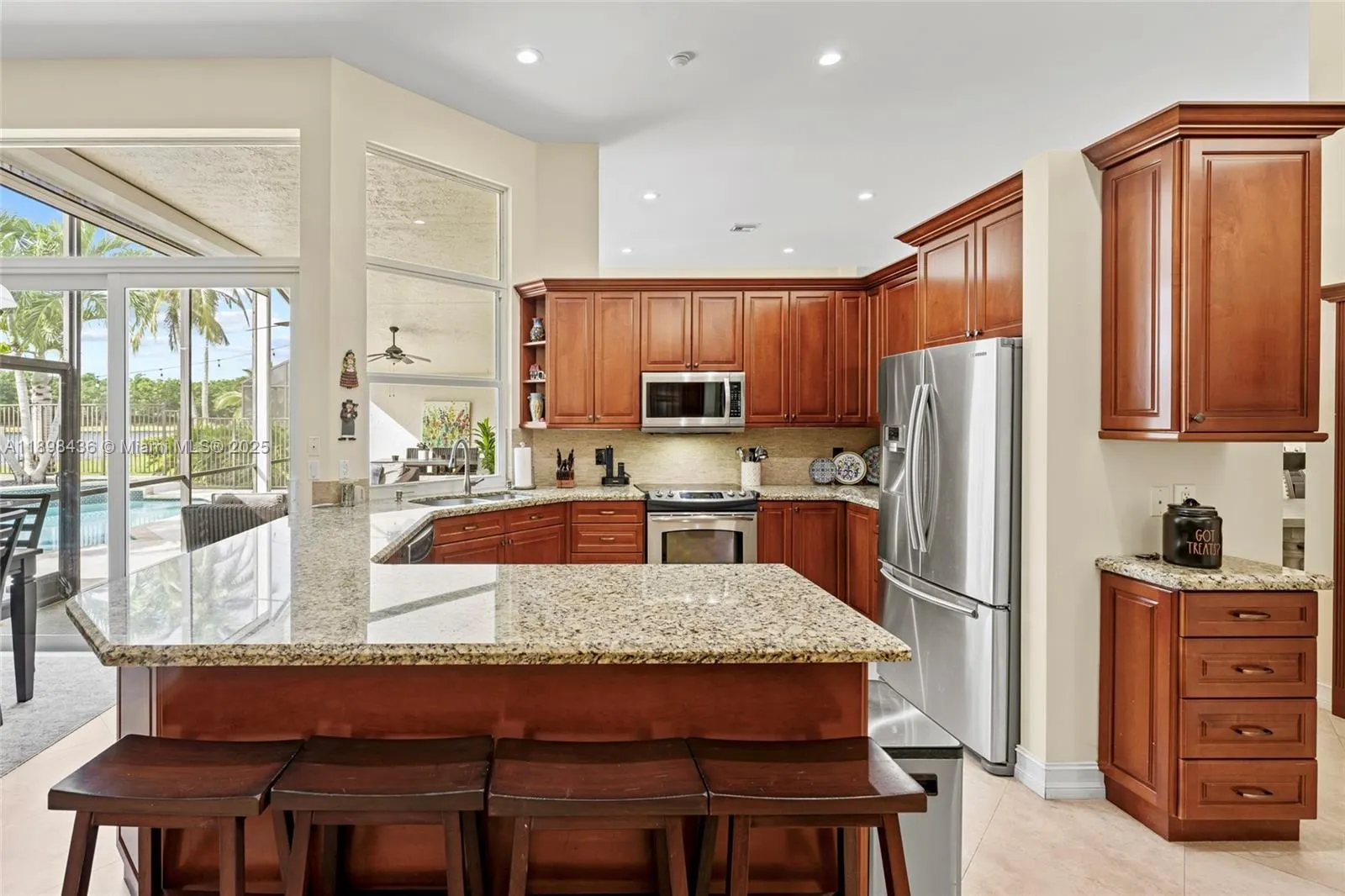 985 Spoonbill Cir