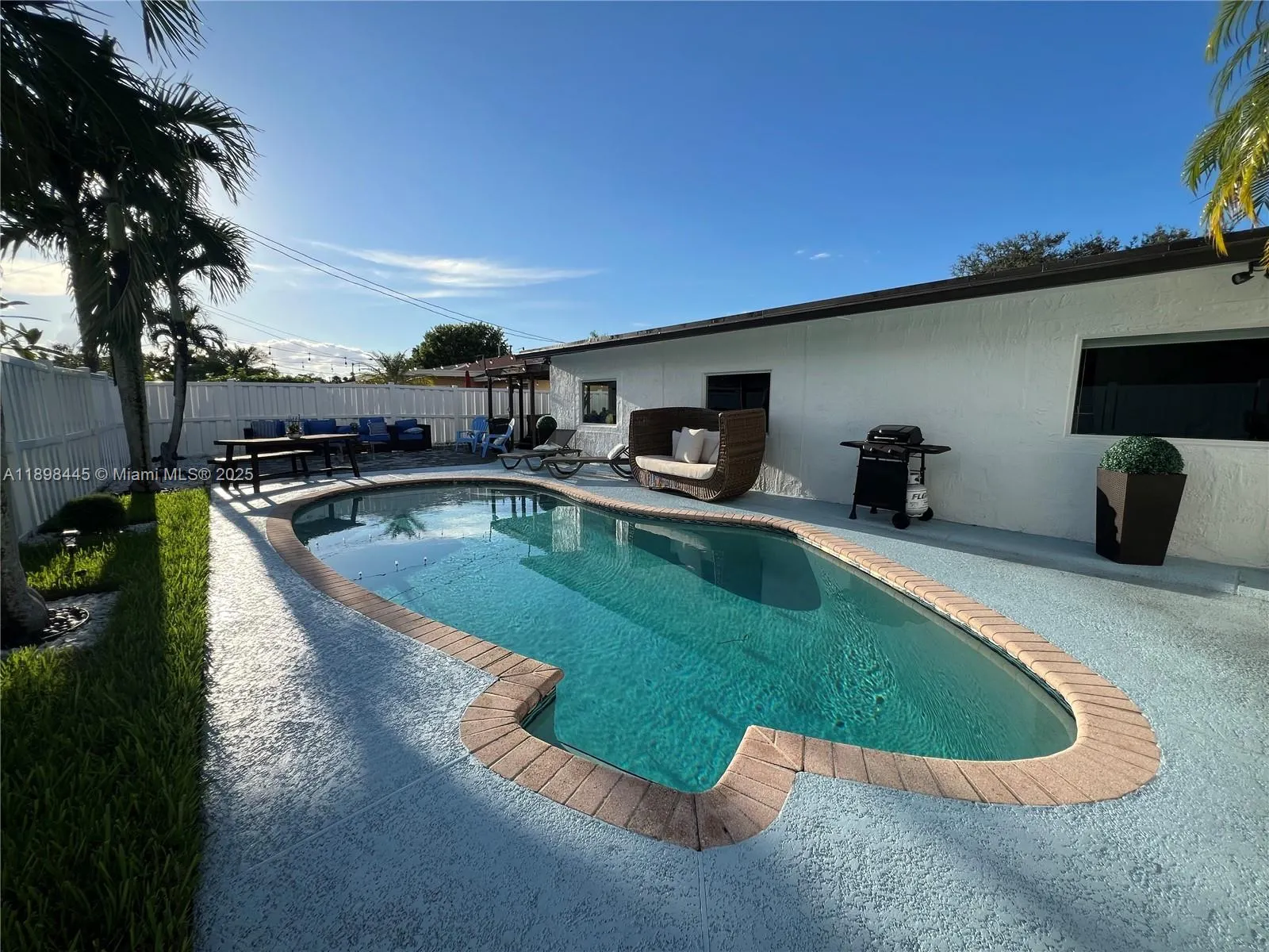 11370 NW 46th Pl