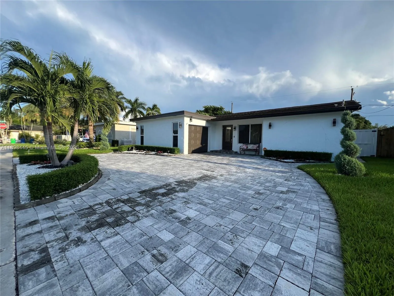11370 NW 46th Pl