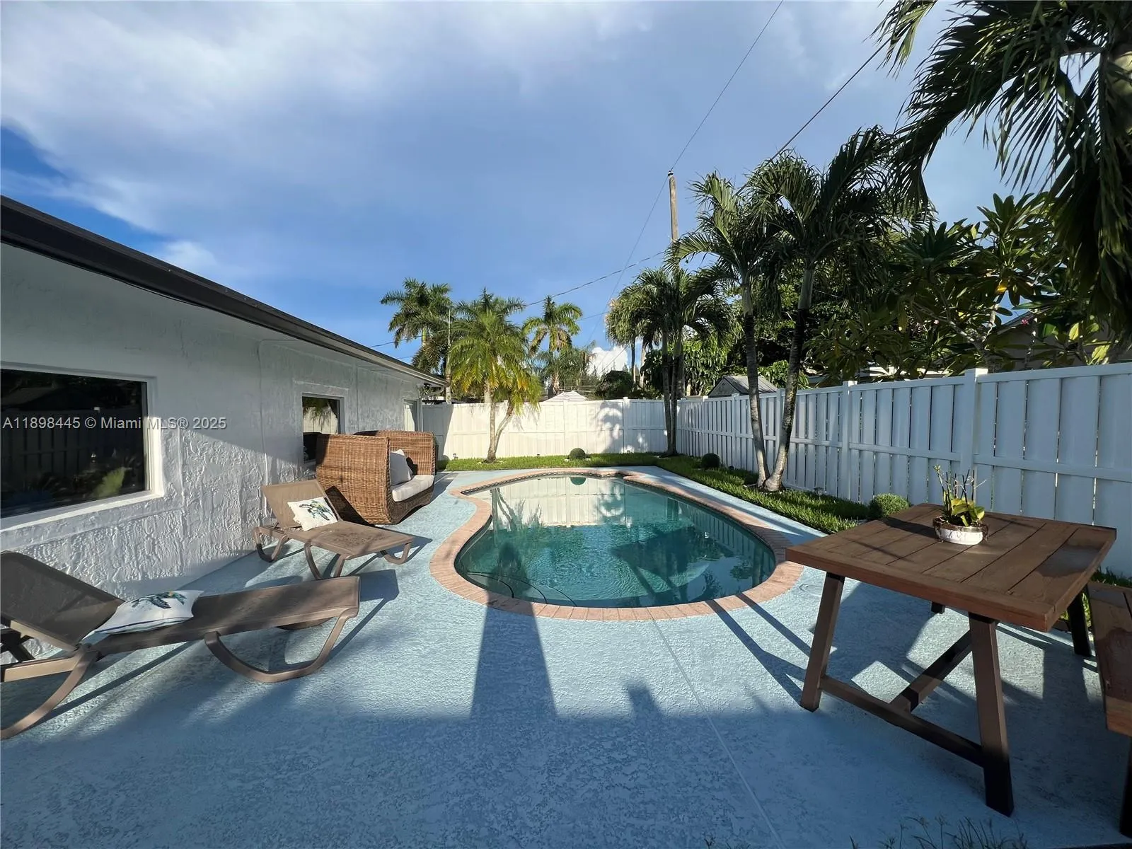 11370 NW 46th Pl