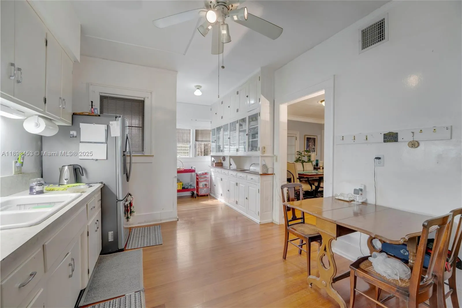 405 SW 11th Ave