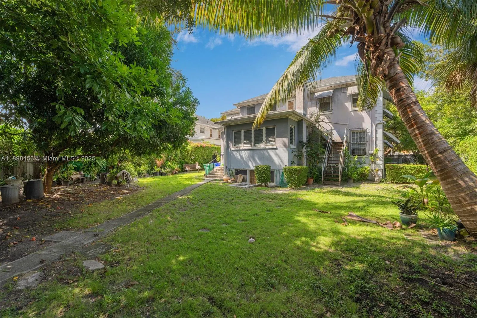 405 SW 11th Ave