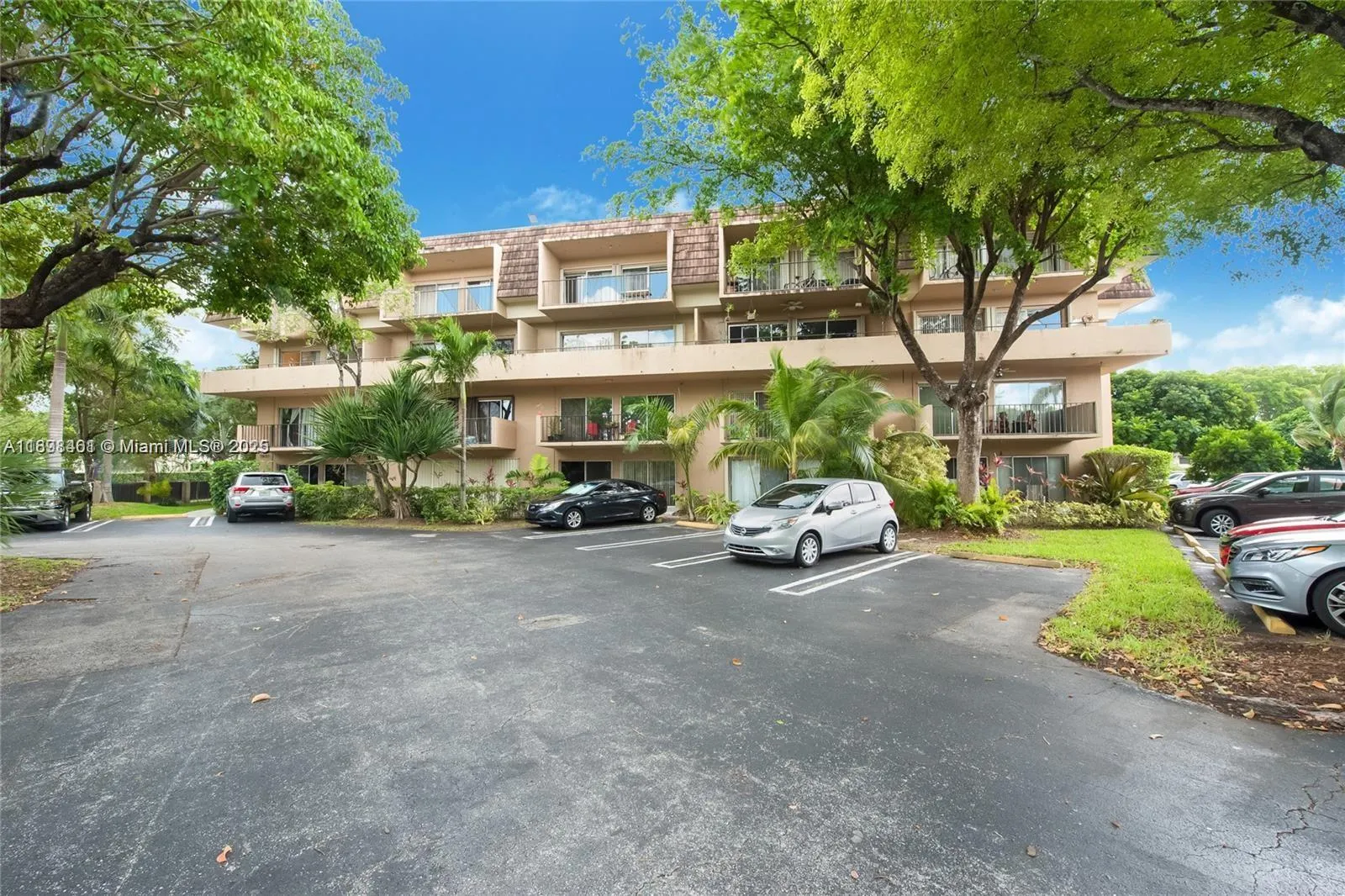 7900 Camino Cir, #493