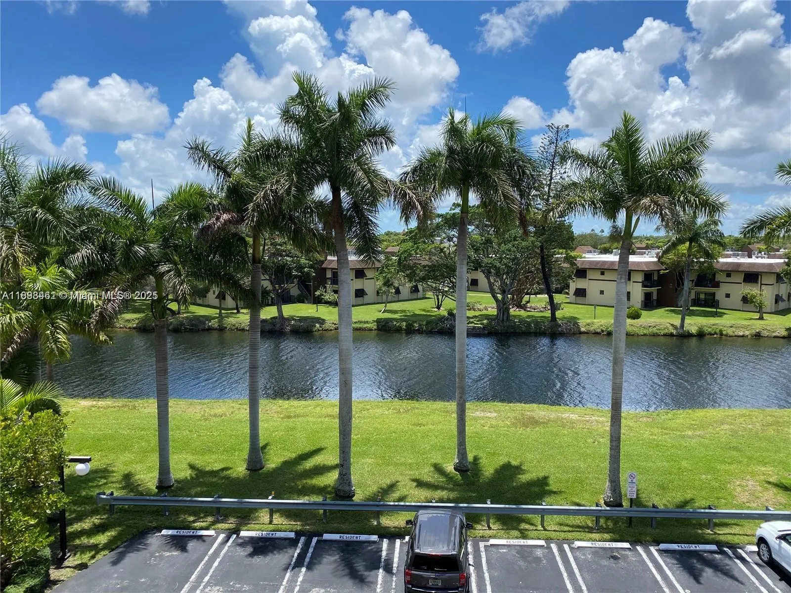 7900 Camino Cir, #493