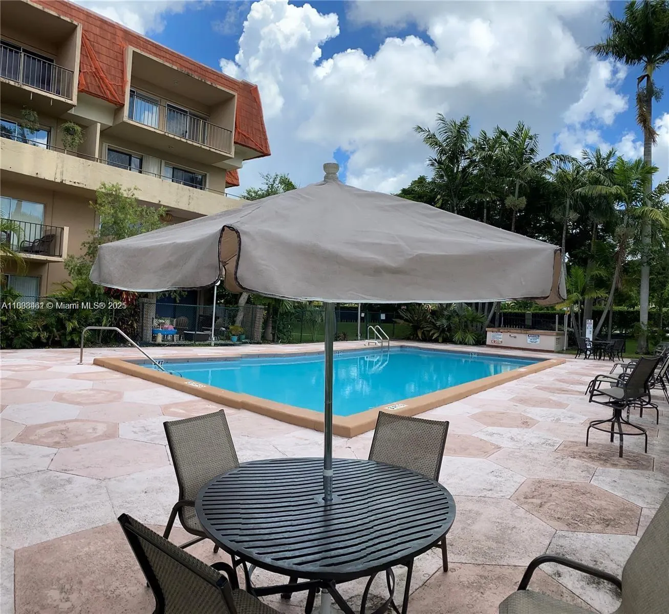 7900 Camino Cir, #493