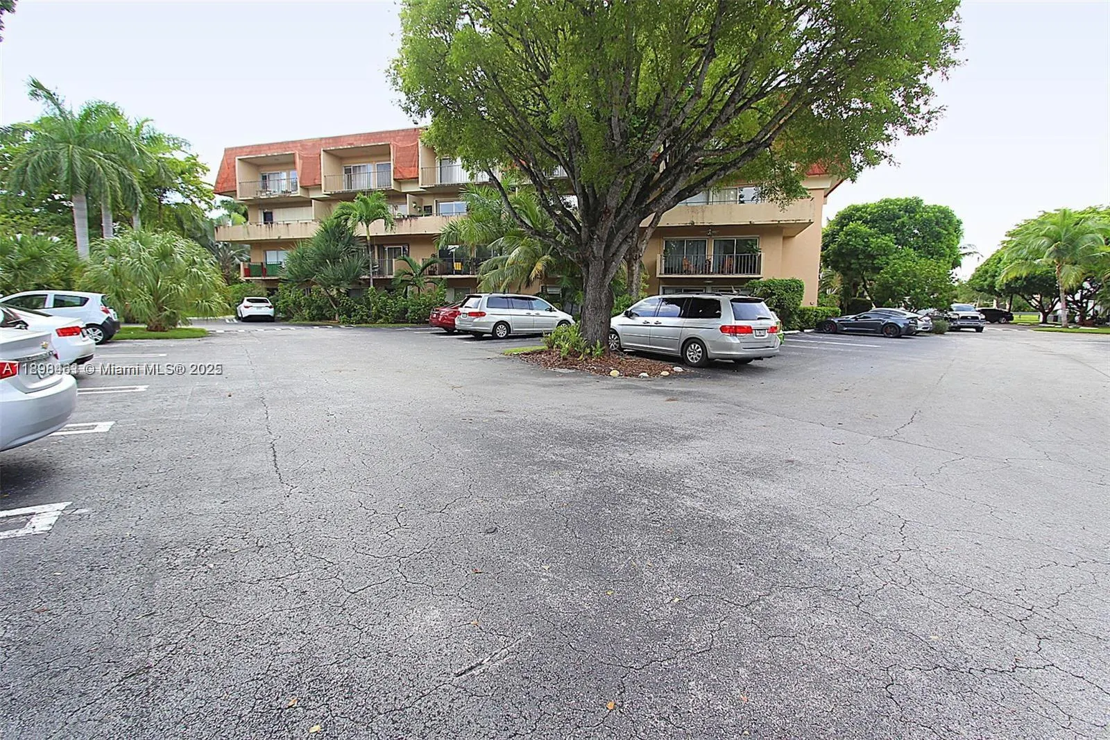 7900 Camino Cir, #493