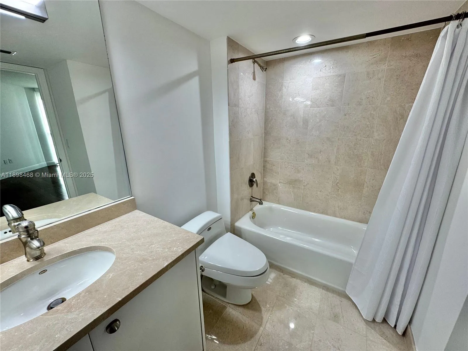 16500 Collins Ave, #656