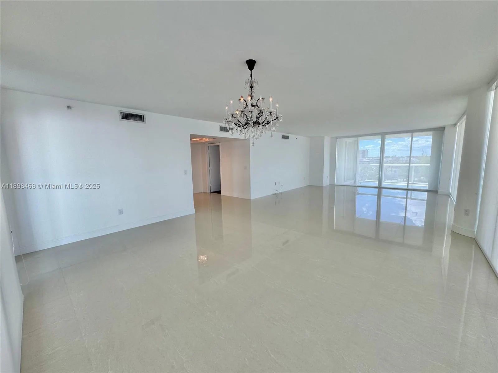 16500 Collins Ave, #656