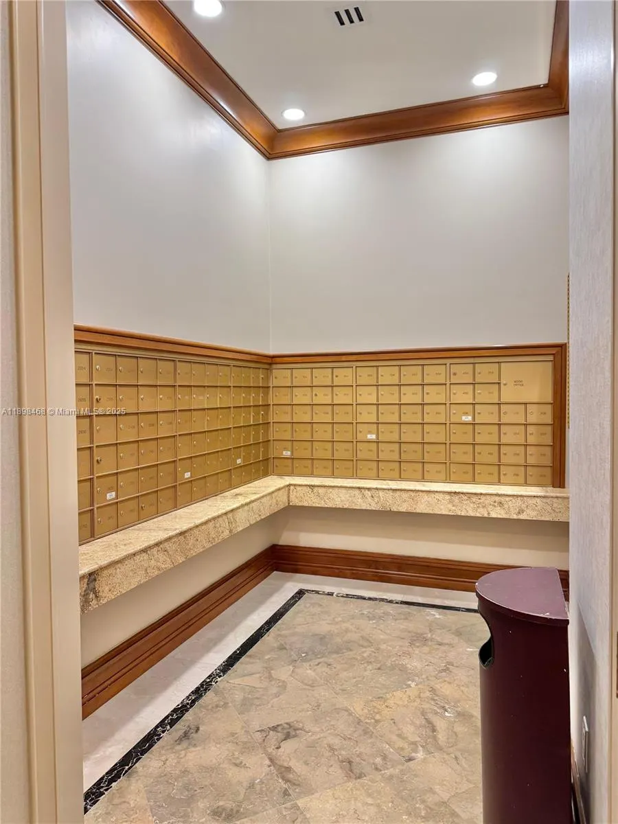 16500 Collins Ave, #656