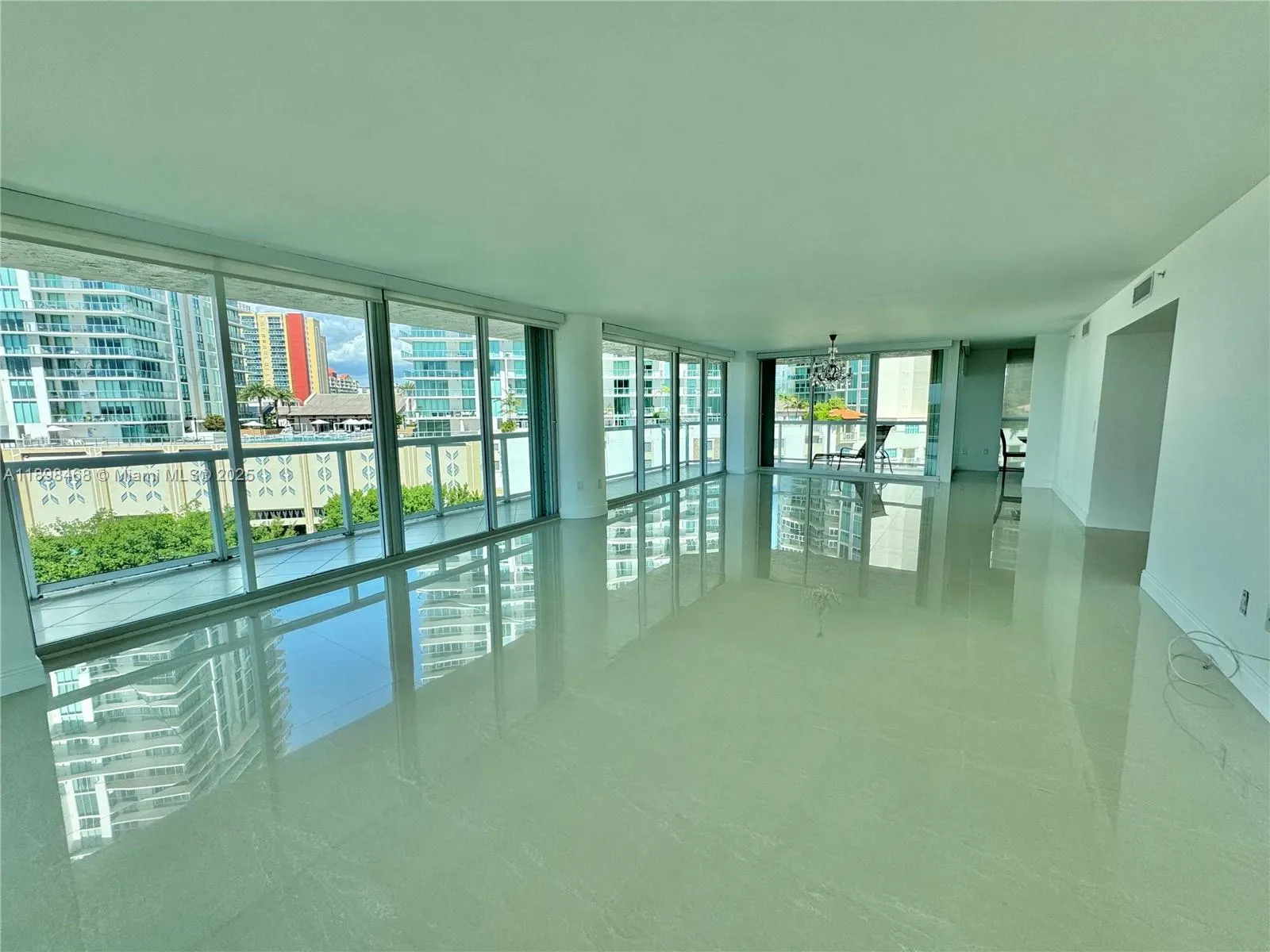 16500 Collins Ave, #656